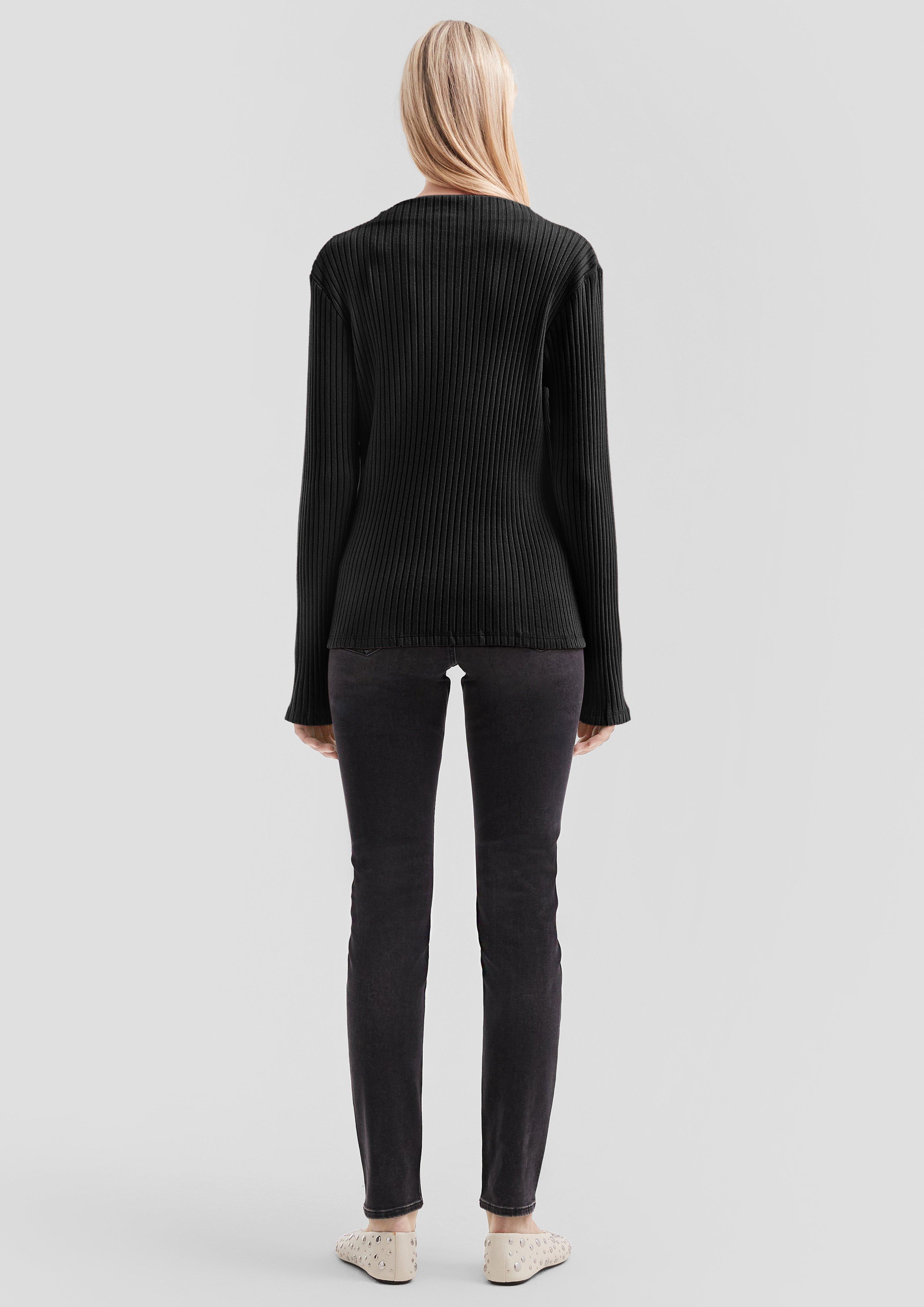 T-shirt in 9999, 0200 & 4418