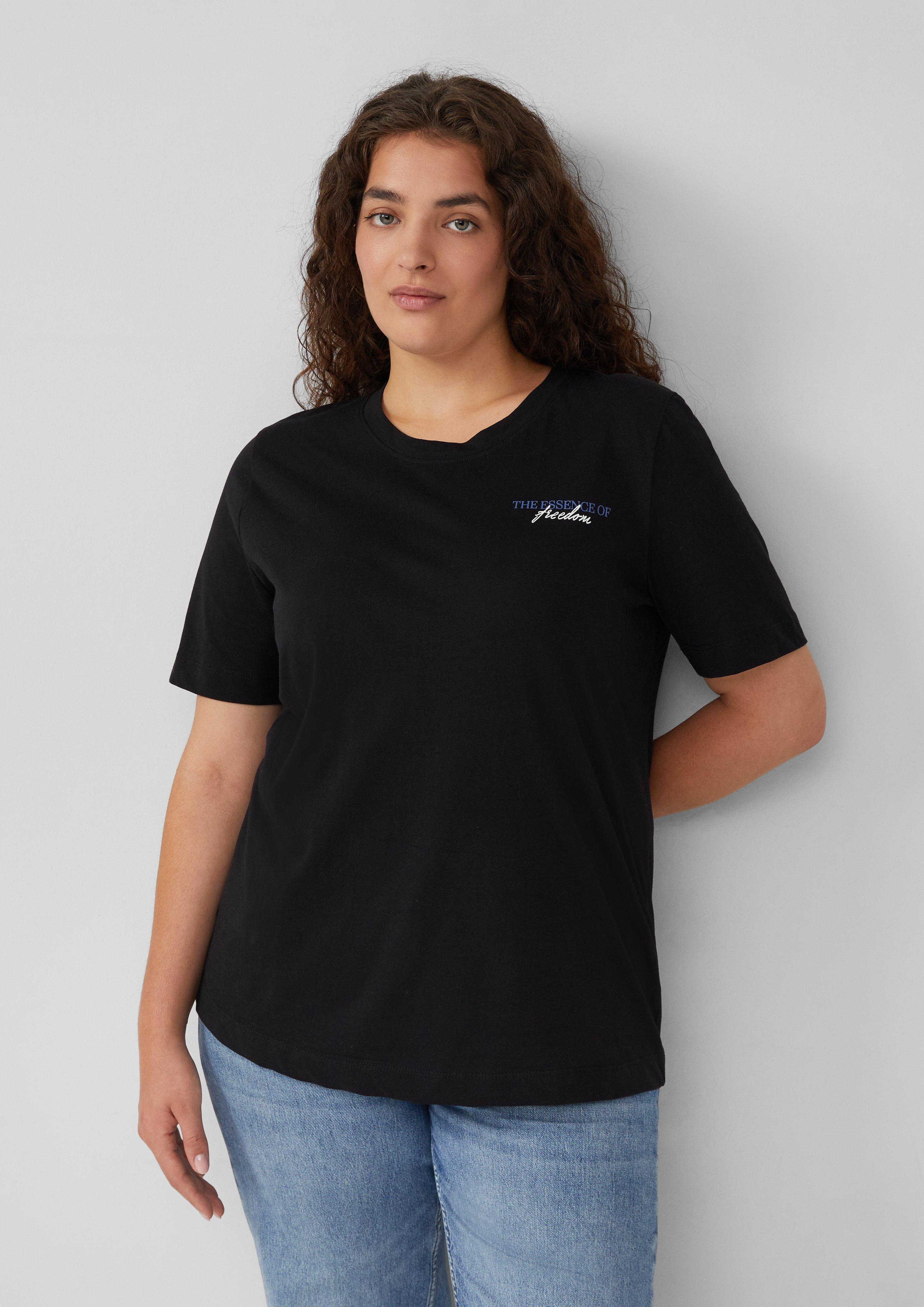 T-Shirt in 99D2 & 02D2