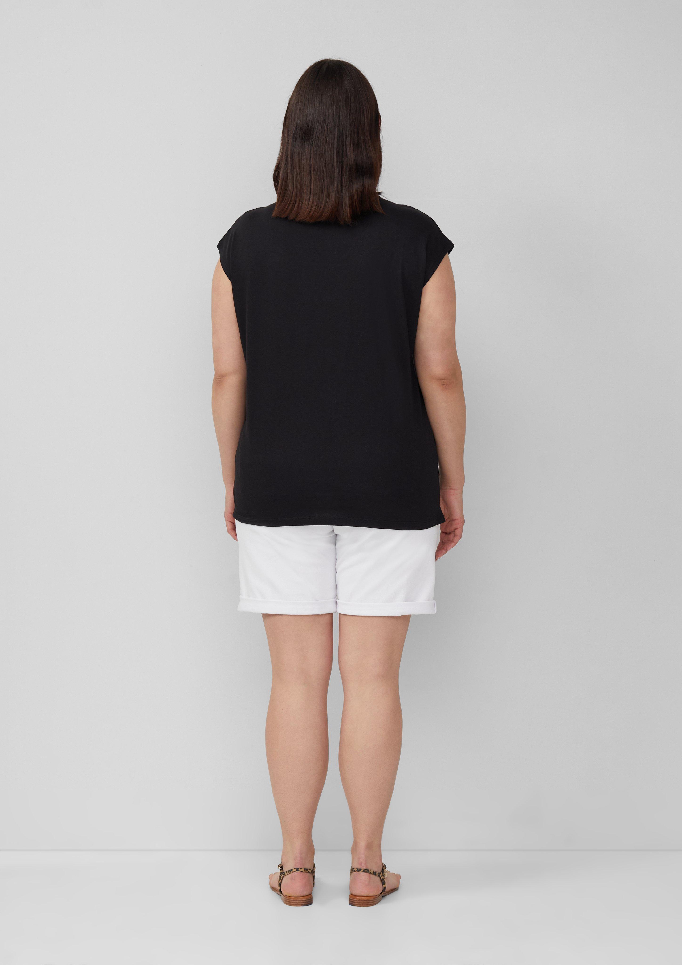 T-shirt in 9999, 5527 & 3902