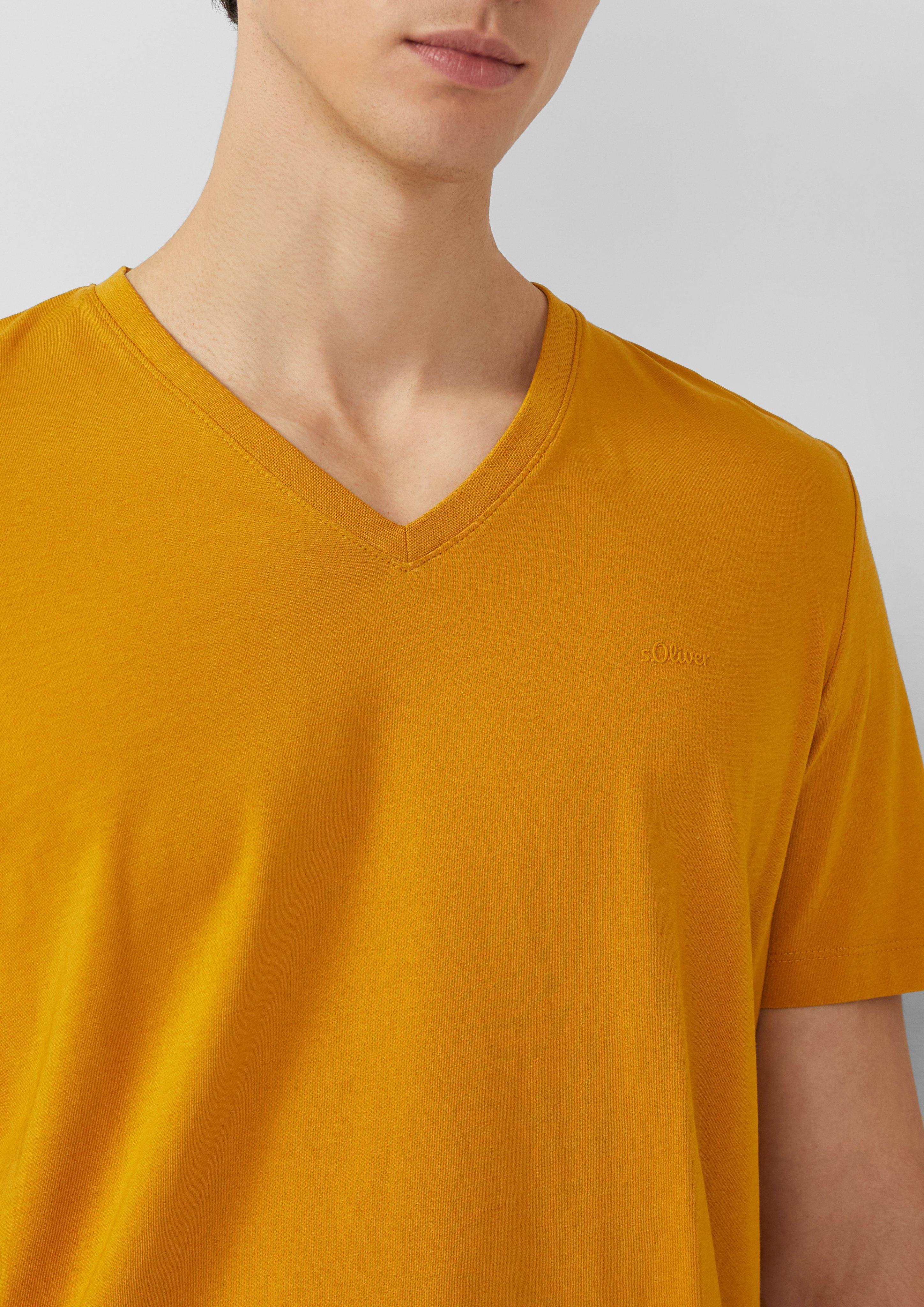 T-shirt in 1622, 0100, 5978, 9999, 7983 & 6244