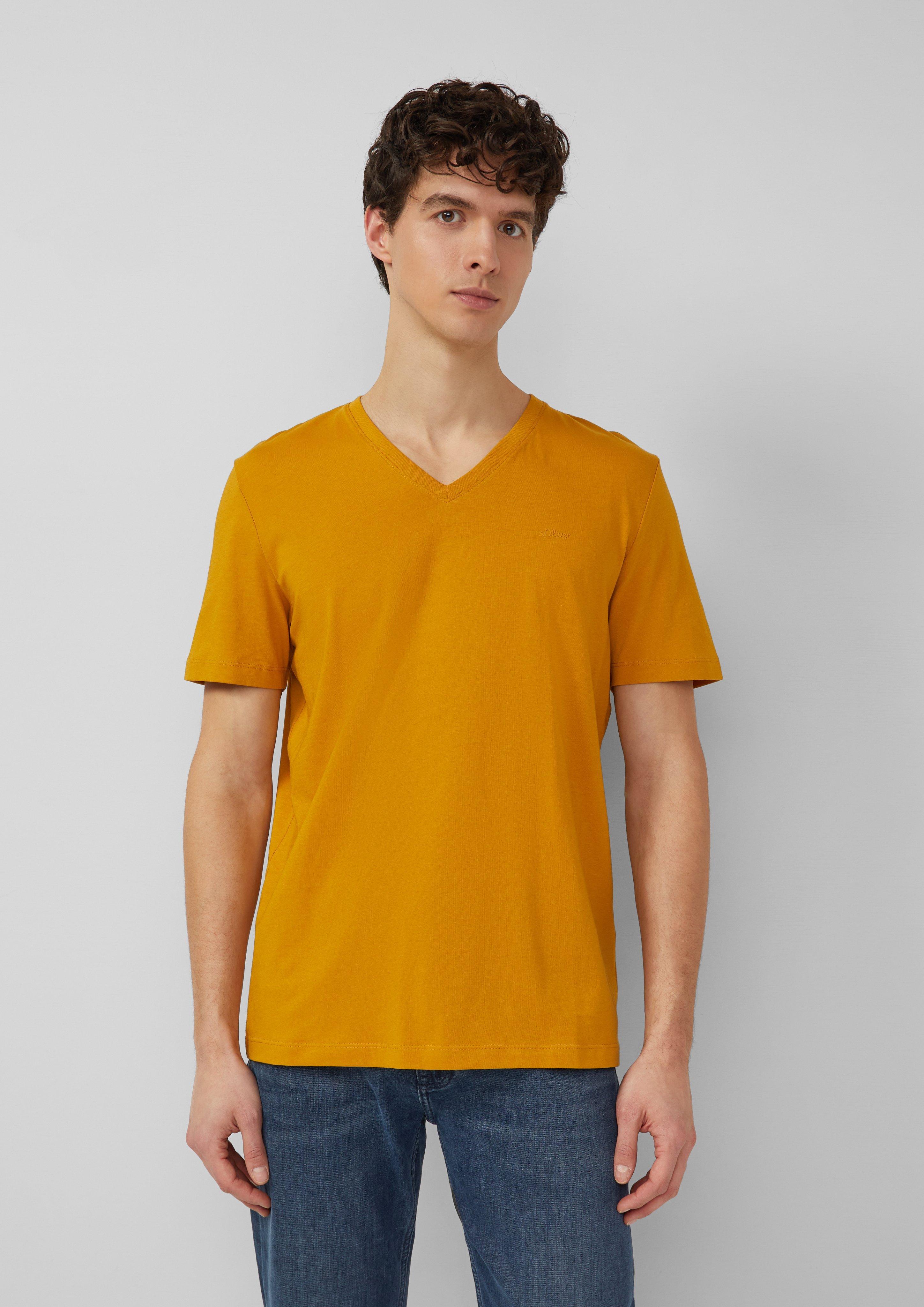 T-shirt in 1622, 0100, 5978, 9999, 7983 & 6244