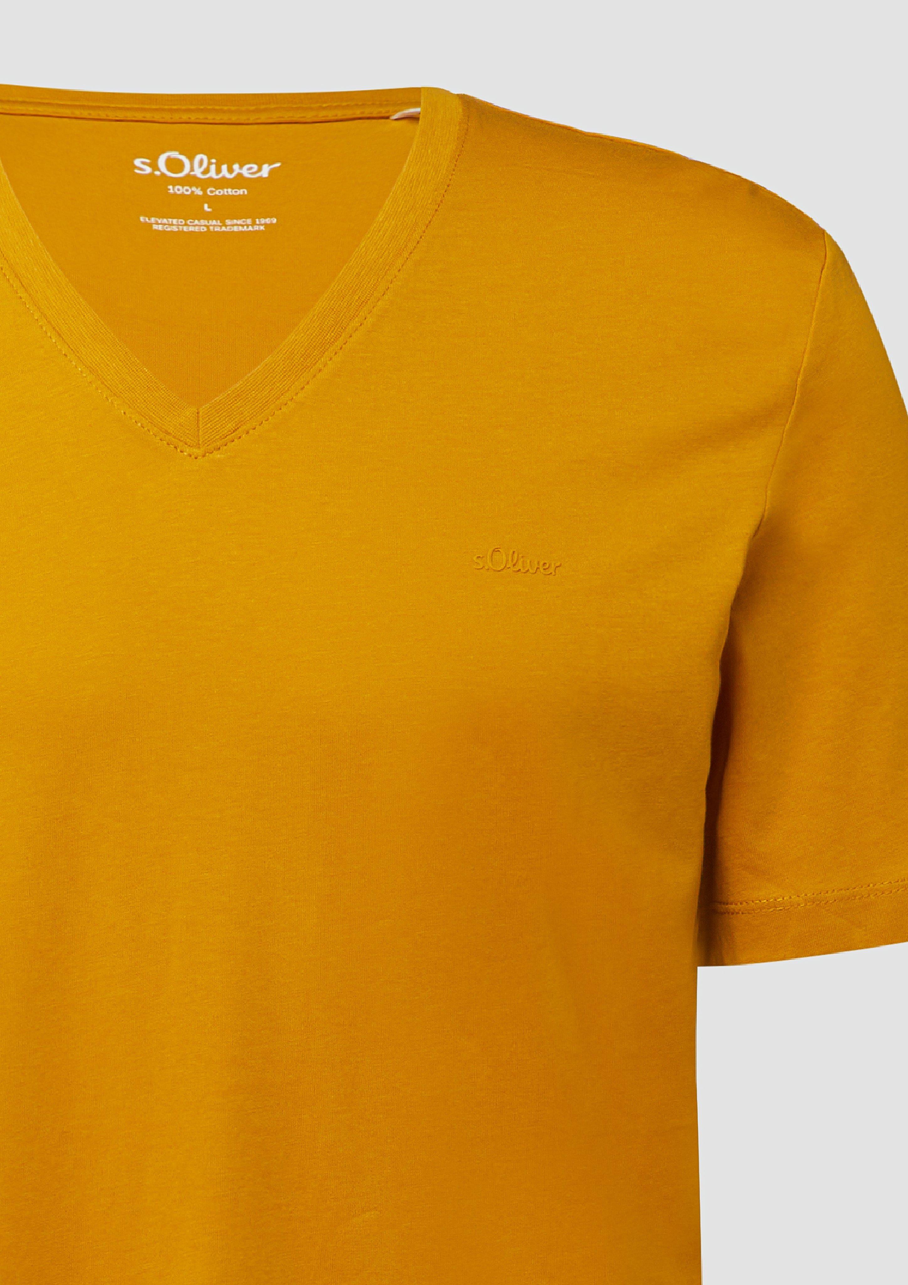 T-shirt in 1622, 0100, 5978, 9999, 7983 & 6244