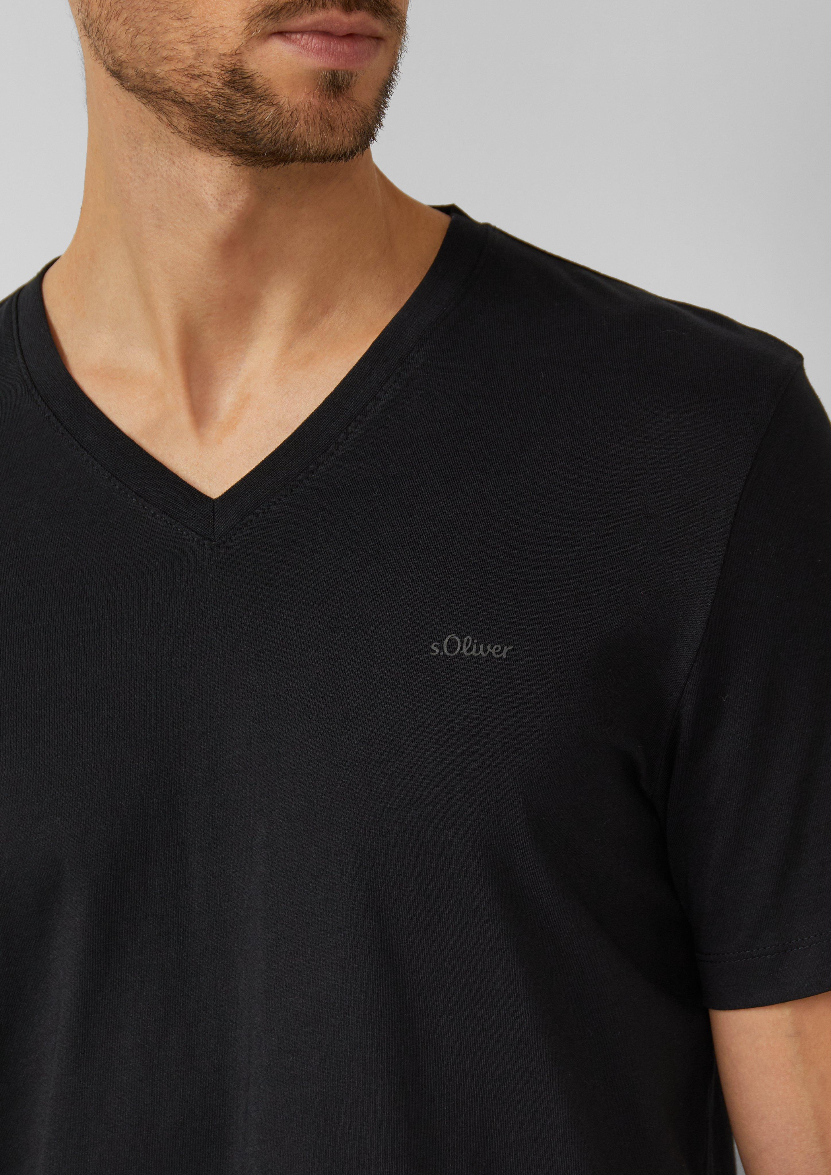 T-shirt in 9999, 0100, 5978, 1622, 7983 & 6244