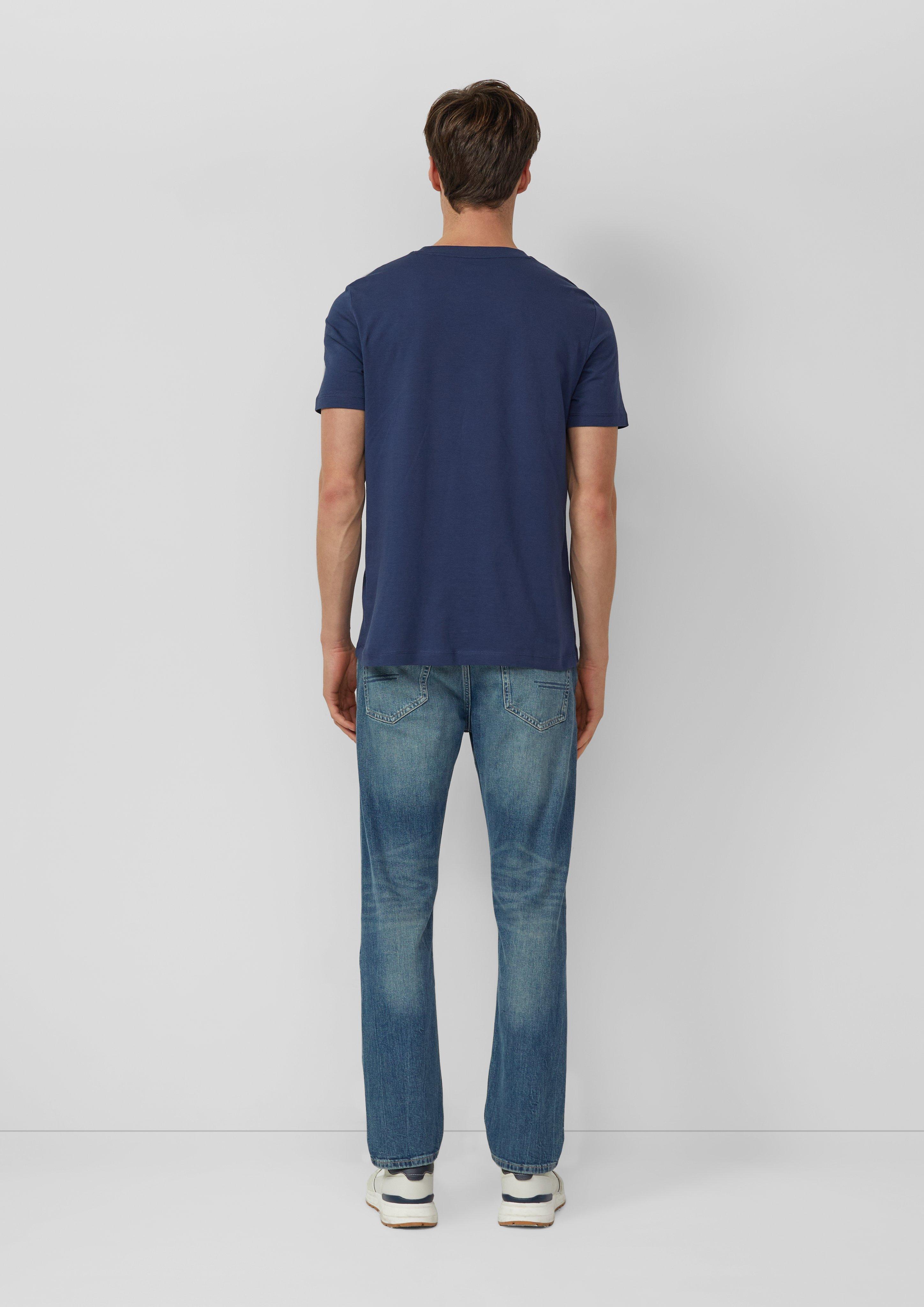 T-shirt in 58D1, 62D2, 62D1, 16D1, 01D2, 79D1, 79D2 & 58D2