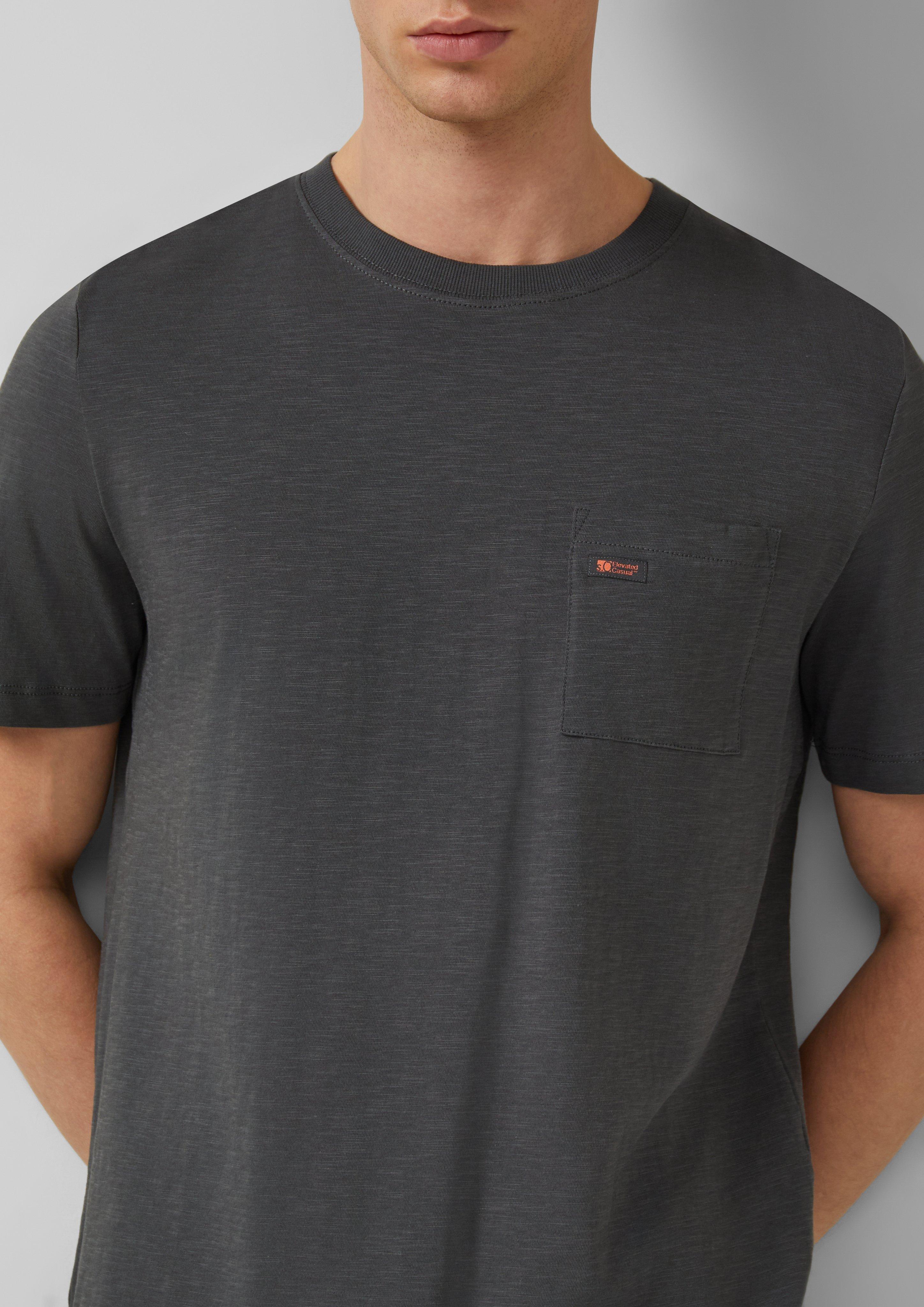 T-Shirt in Flammgarnstruktur mit Brusttasche