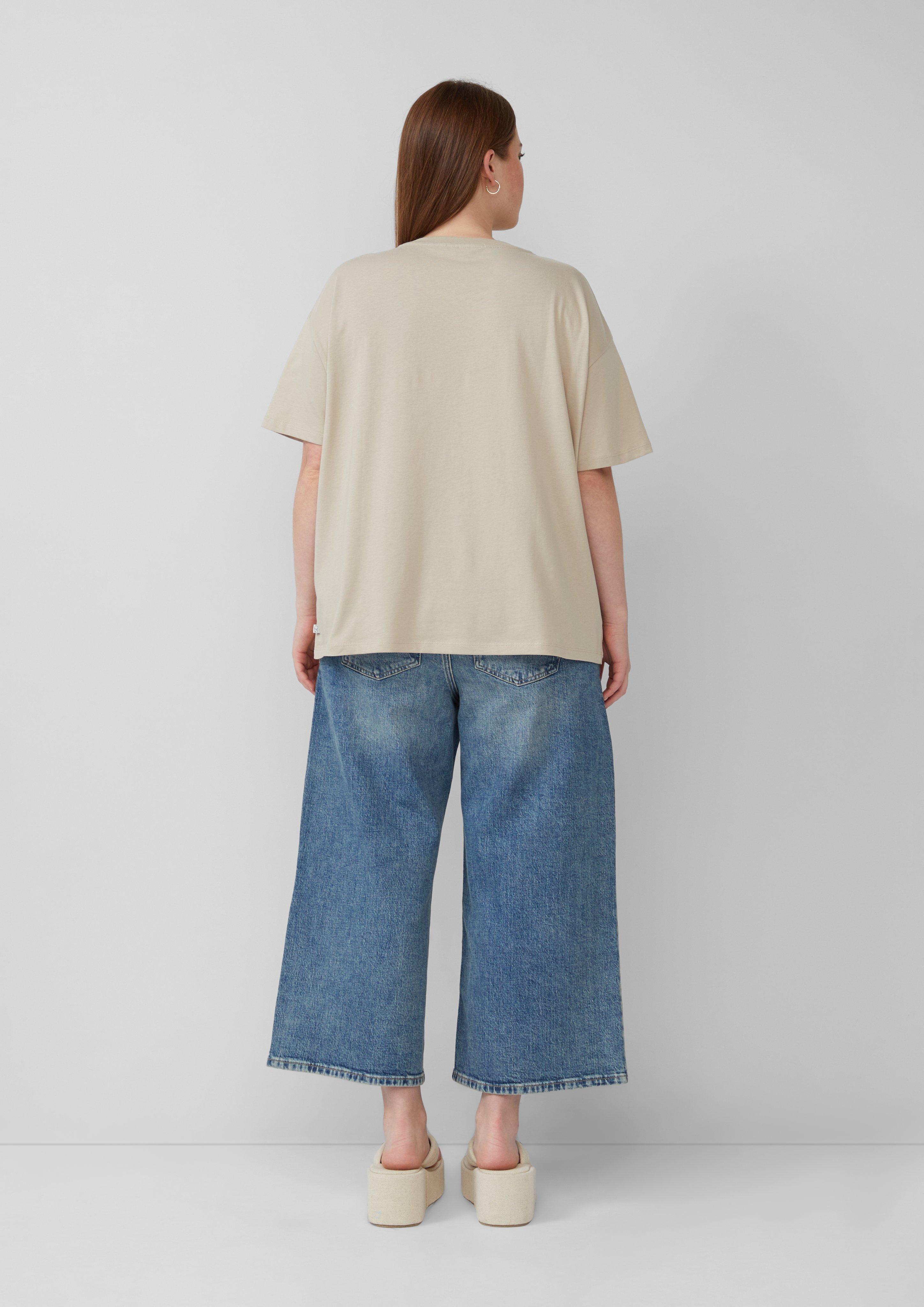 T-shirt in 81D2, 44D1 & 02D0