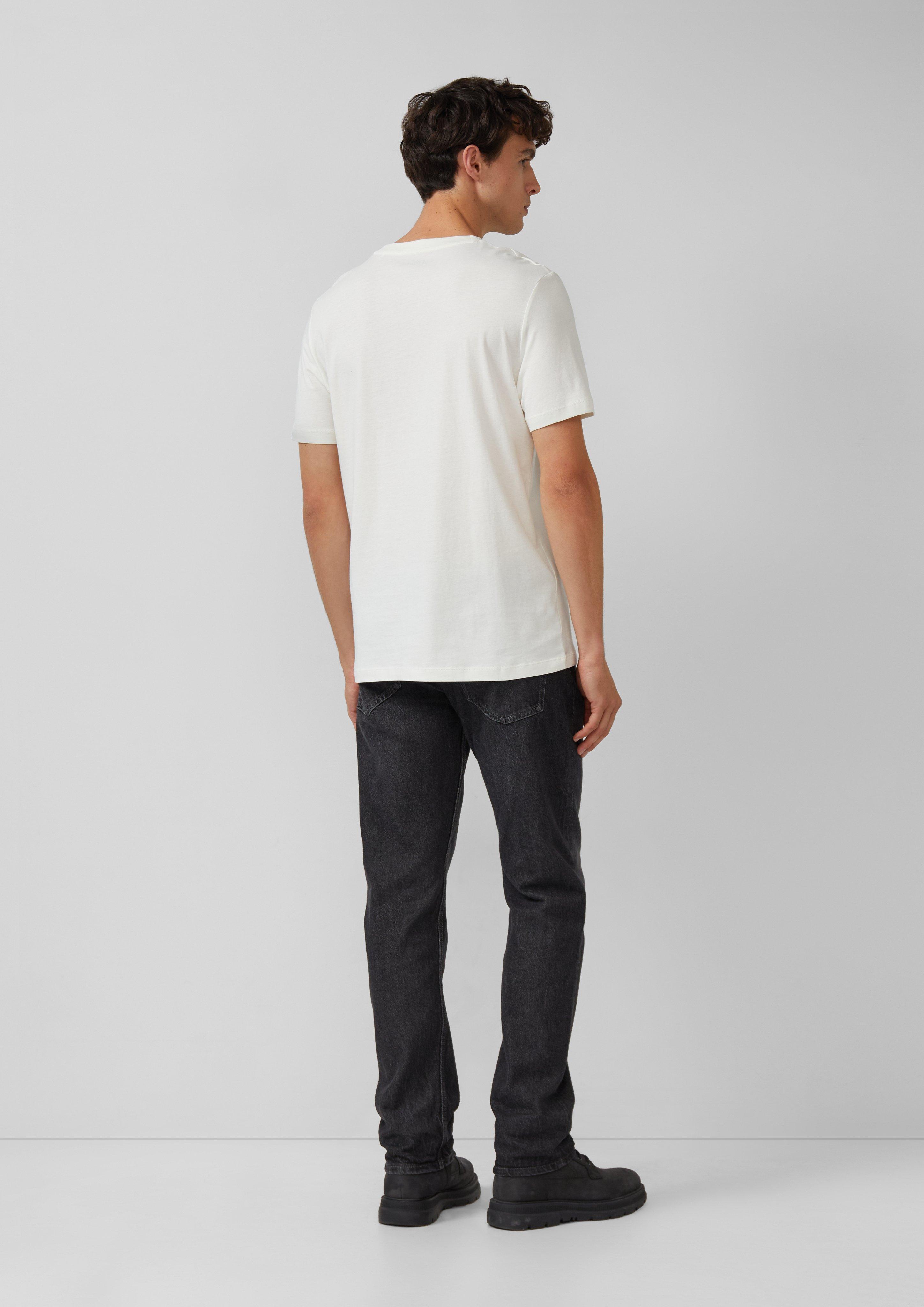 T-shirt in 01D1, 86D2, 99D1, 99D2, 16D1, 01D2, 16D2 & 39D1