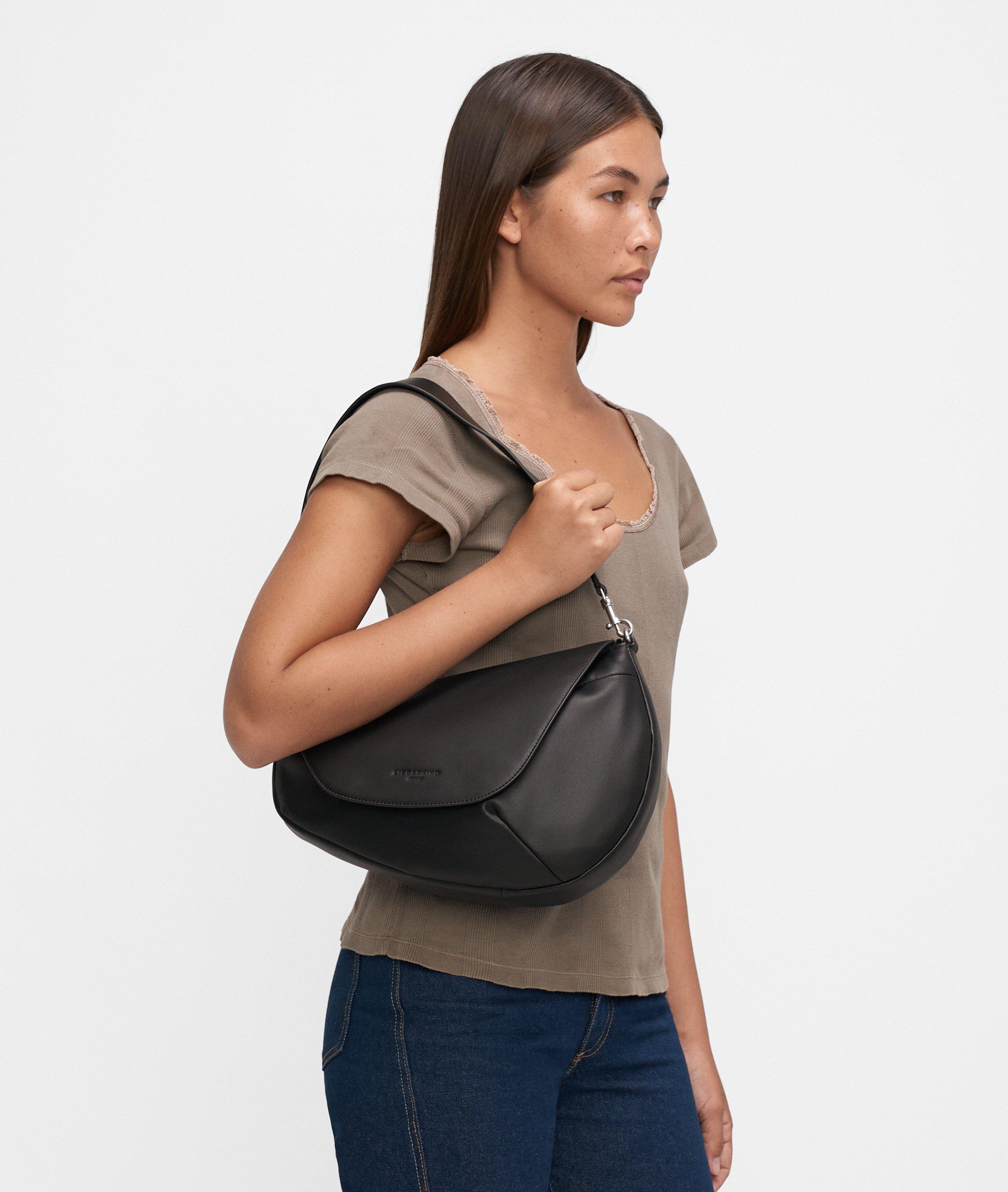 Oval Shoulder Bag M in schwarz & braun