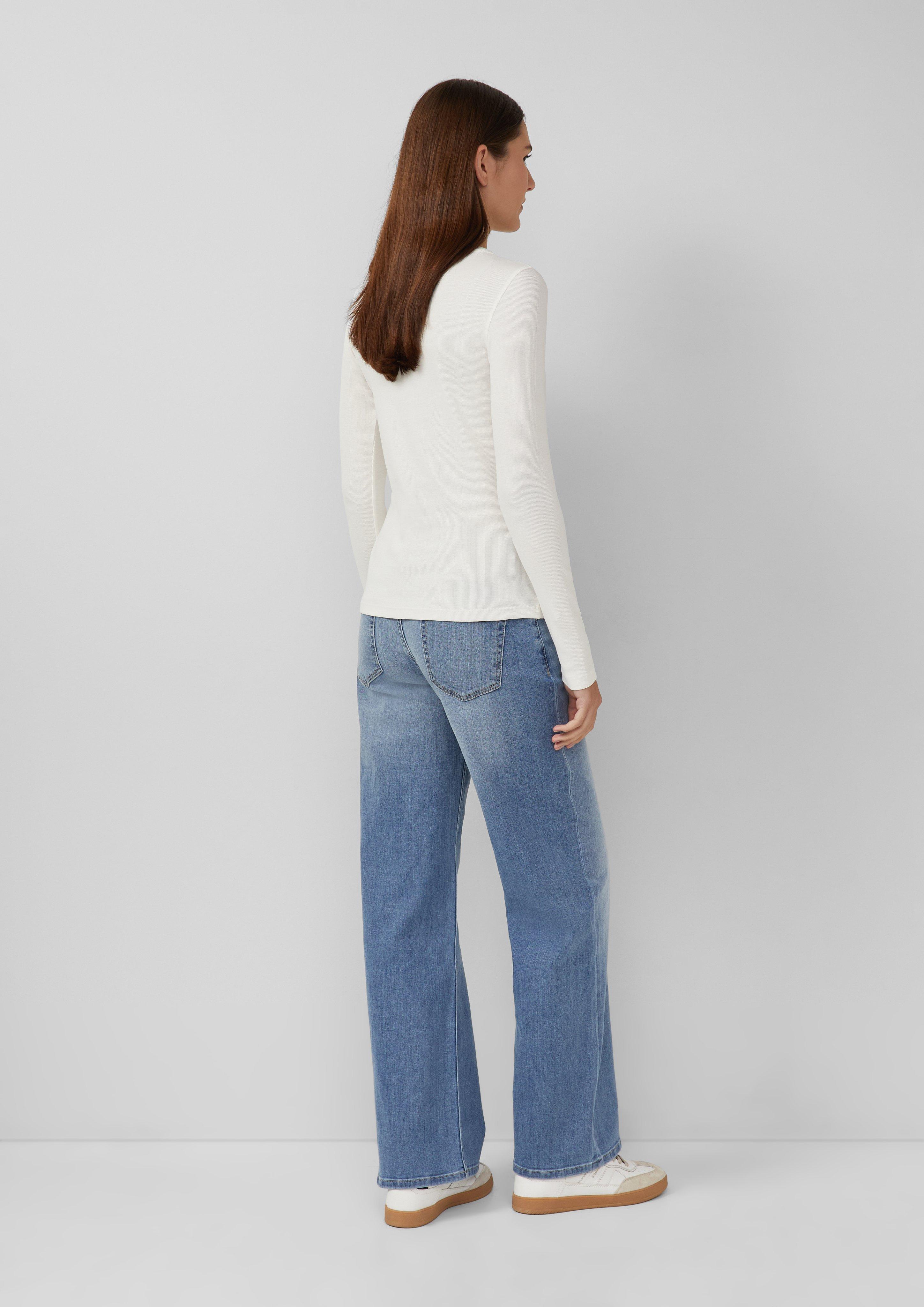 T-shirt in 0210, 9999, 6933 & 3902