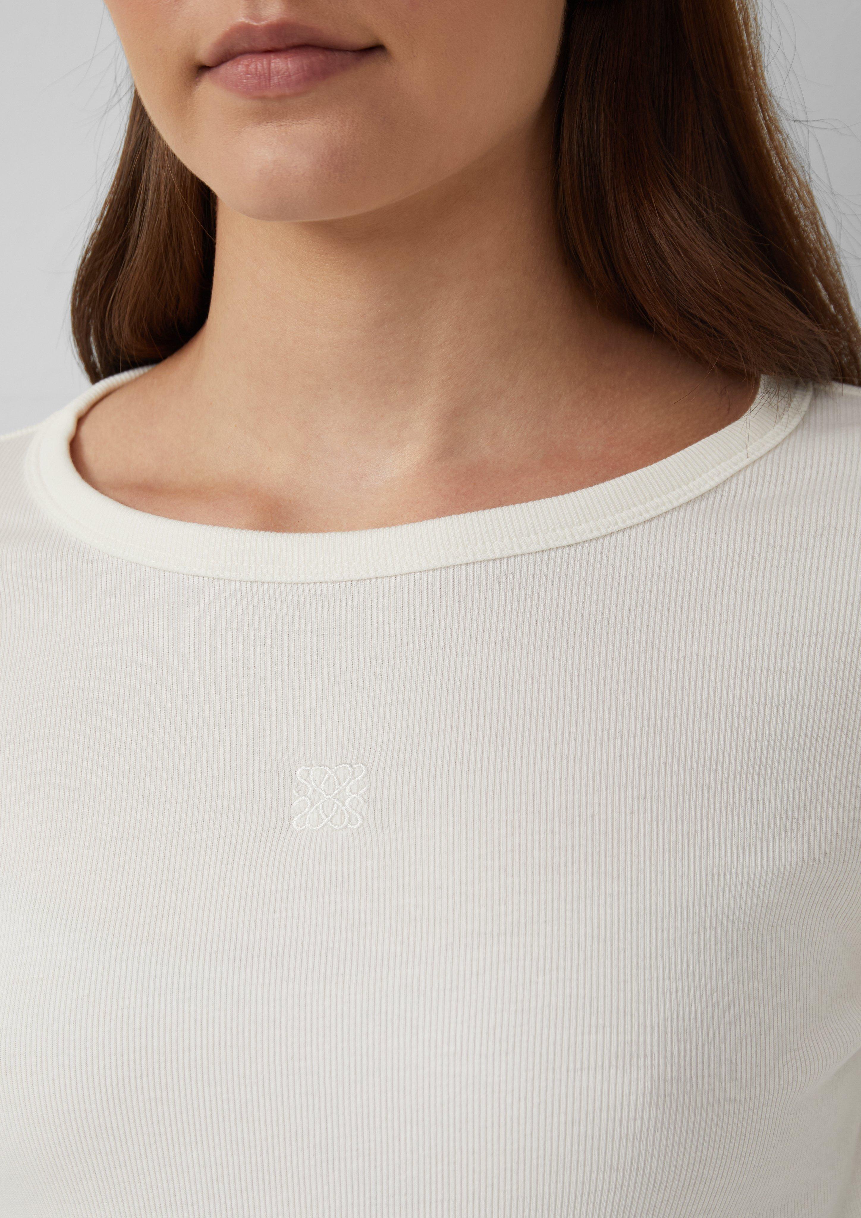 T-shirt in 0210, 9999, 6933 & 3902