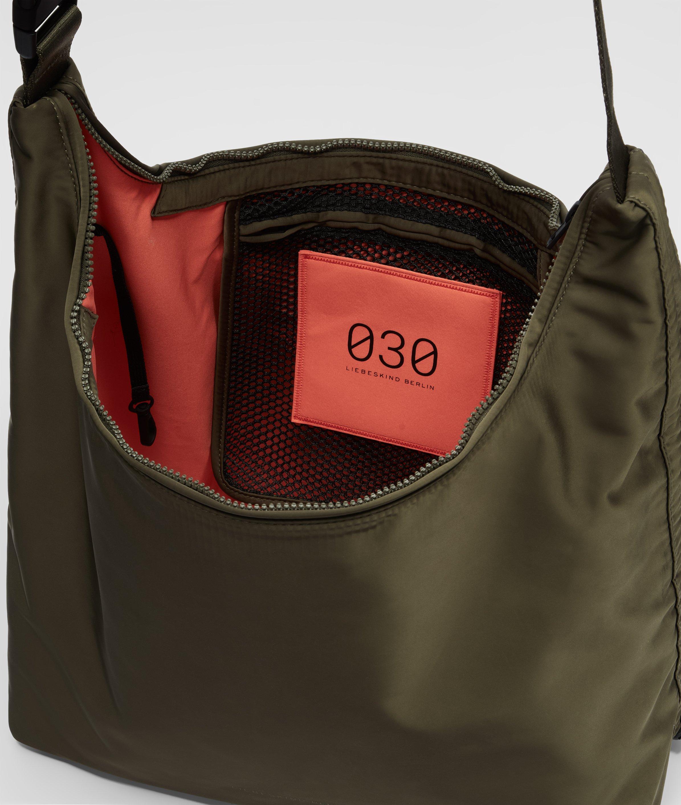 Nylon Hobo L in olive & schwarz