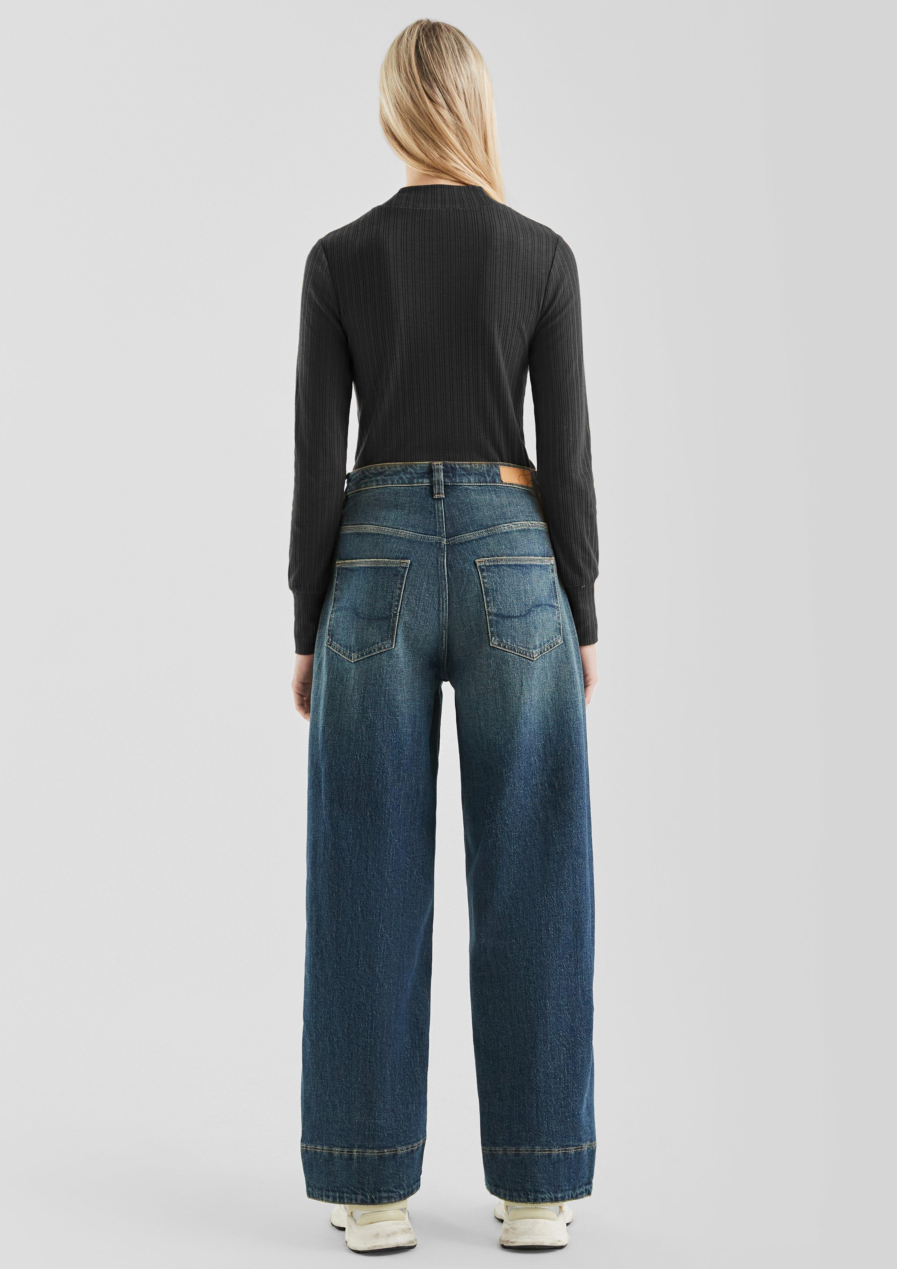 T-shirt in 9999, 8504, 3900 & 0200