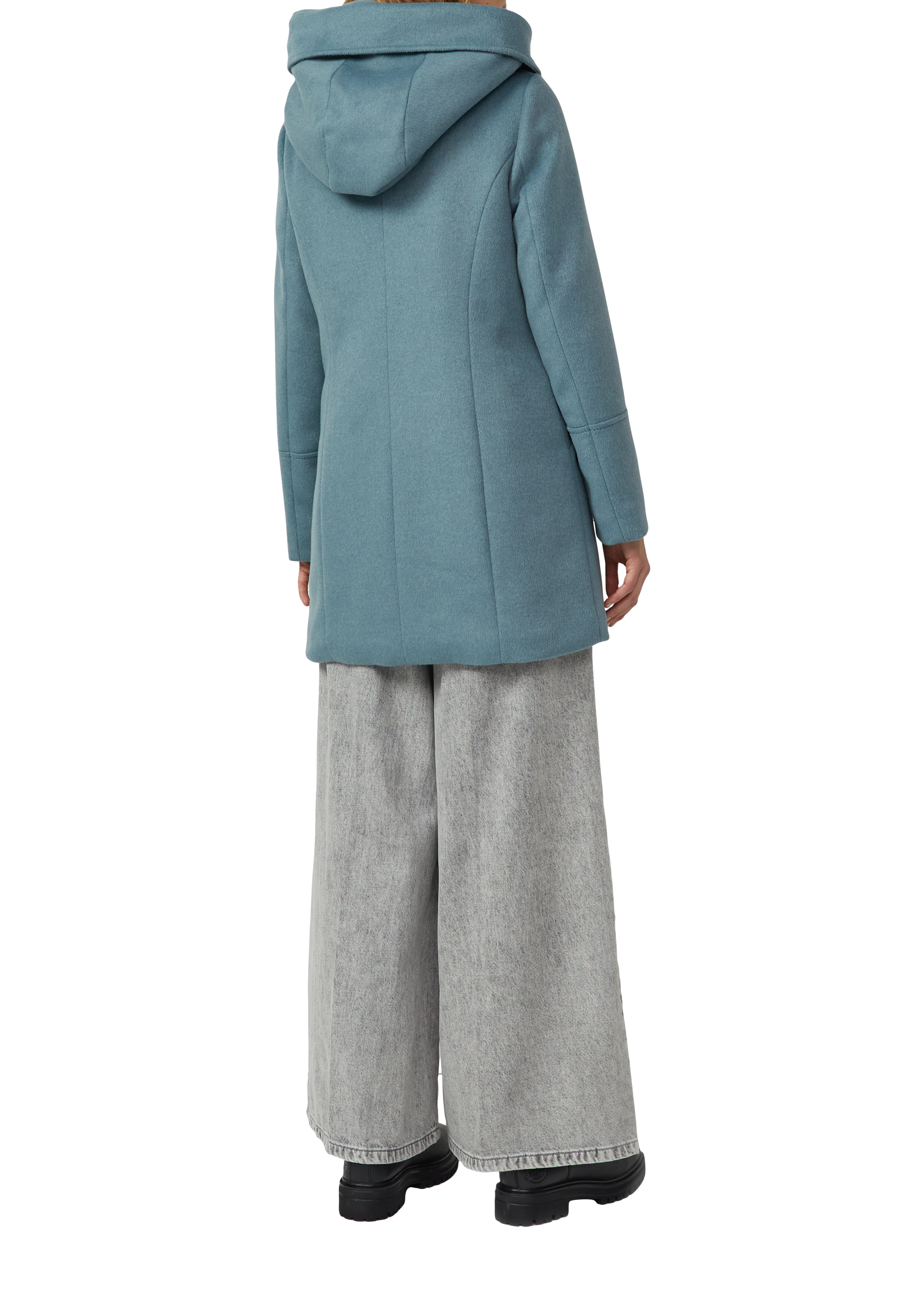 Thumbnail - Outdoor-Mantel