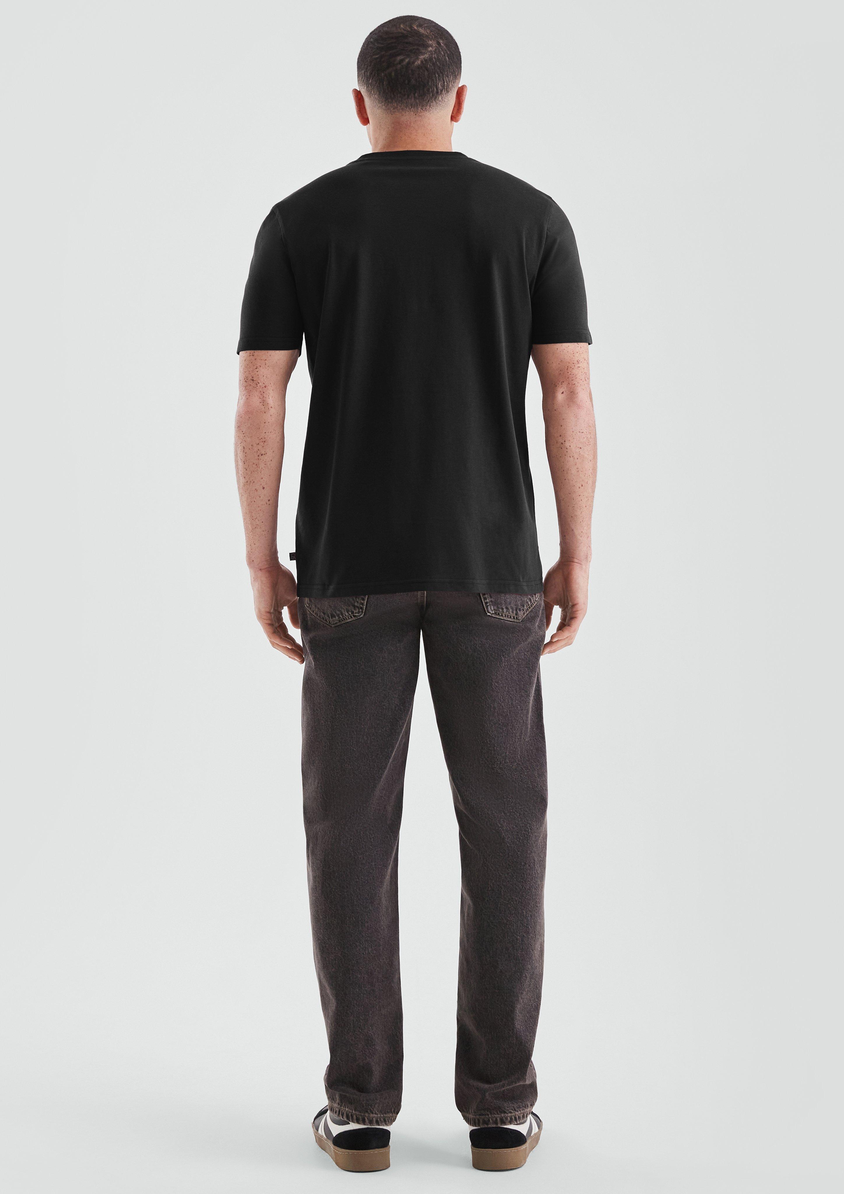 T-shirt in 9999, 8915, 0300 & 4923