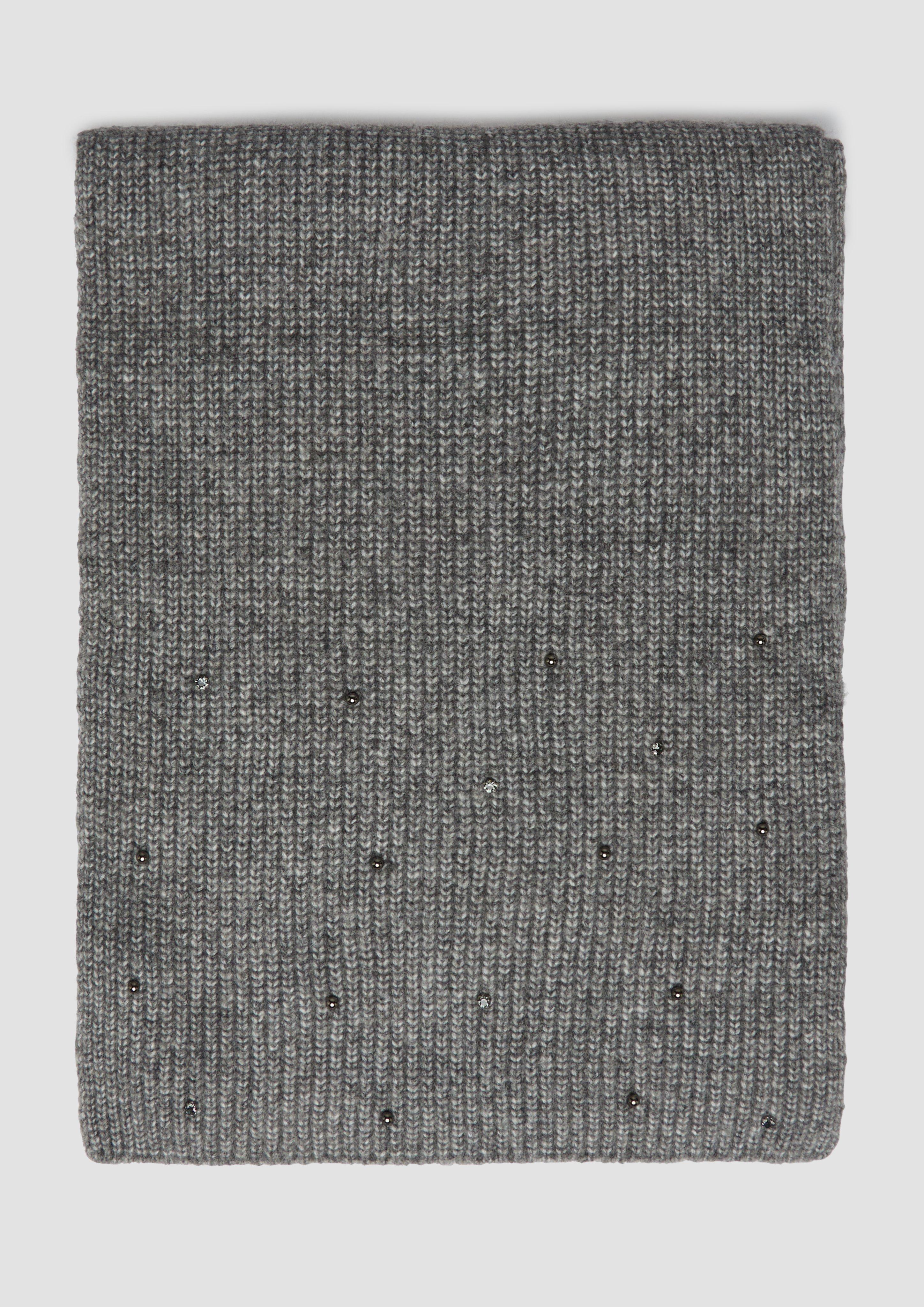 Šátek in 9730 &amp; 81W1