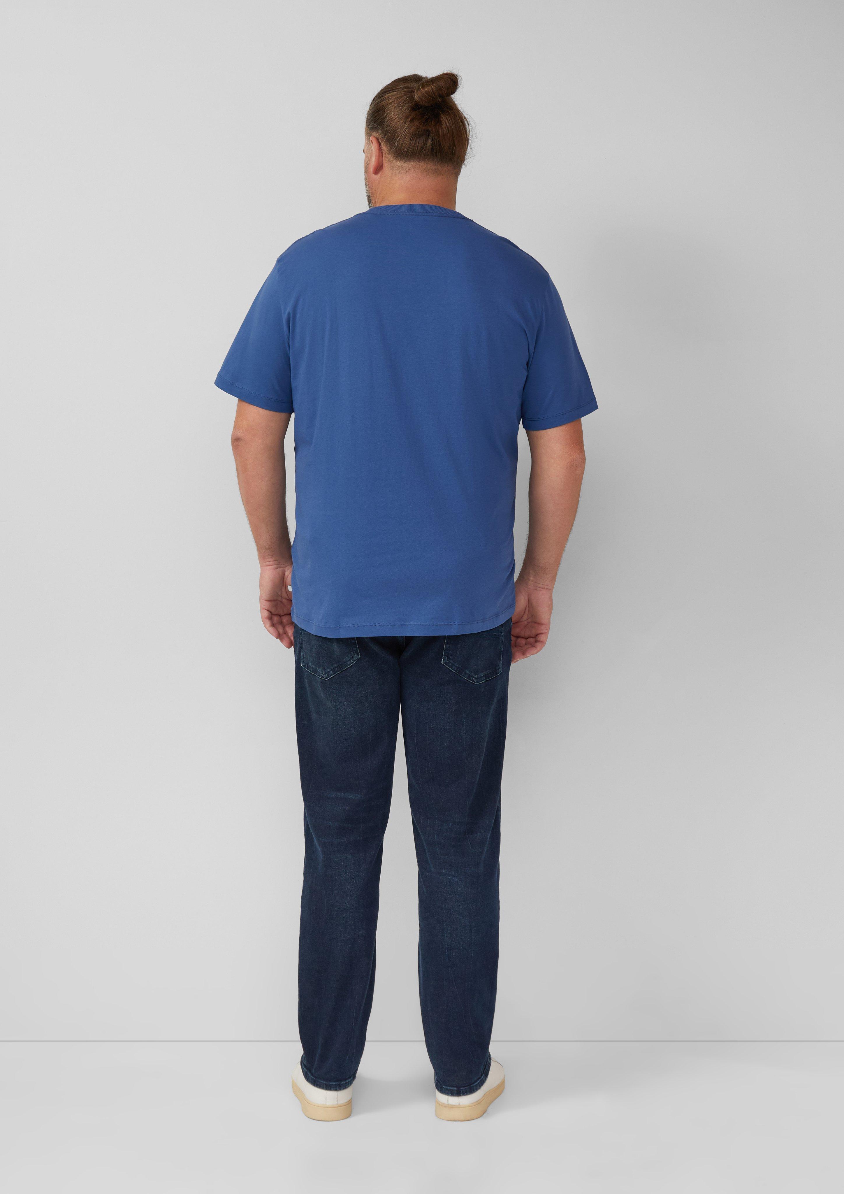 T-shirt in 55D1, 73D2, 50D2, 79D1, 01D1, 59D1 & 79D2