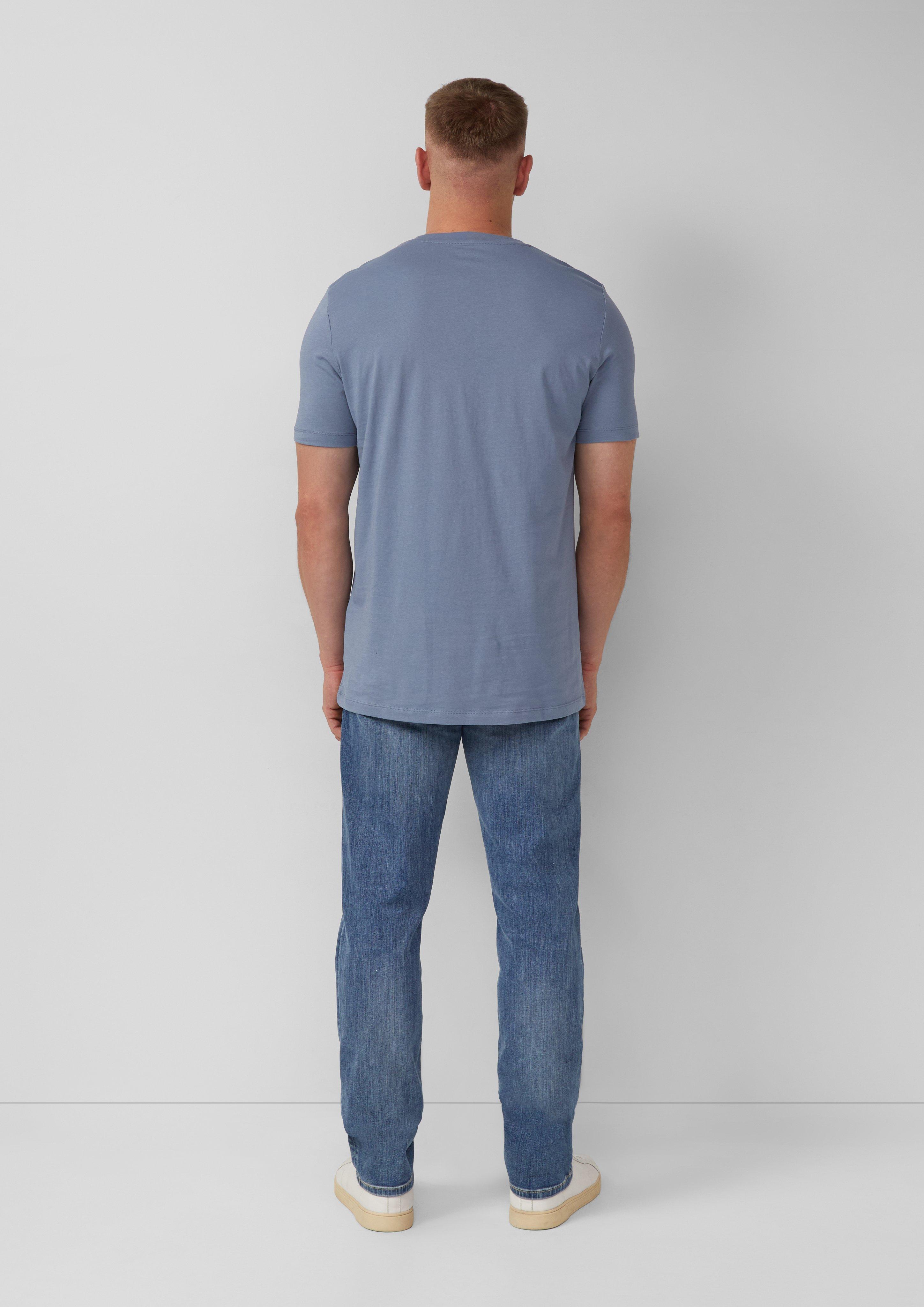 T-shirt in 5363, 0100, 7940, 3529, 9999 & 5978