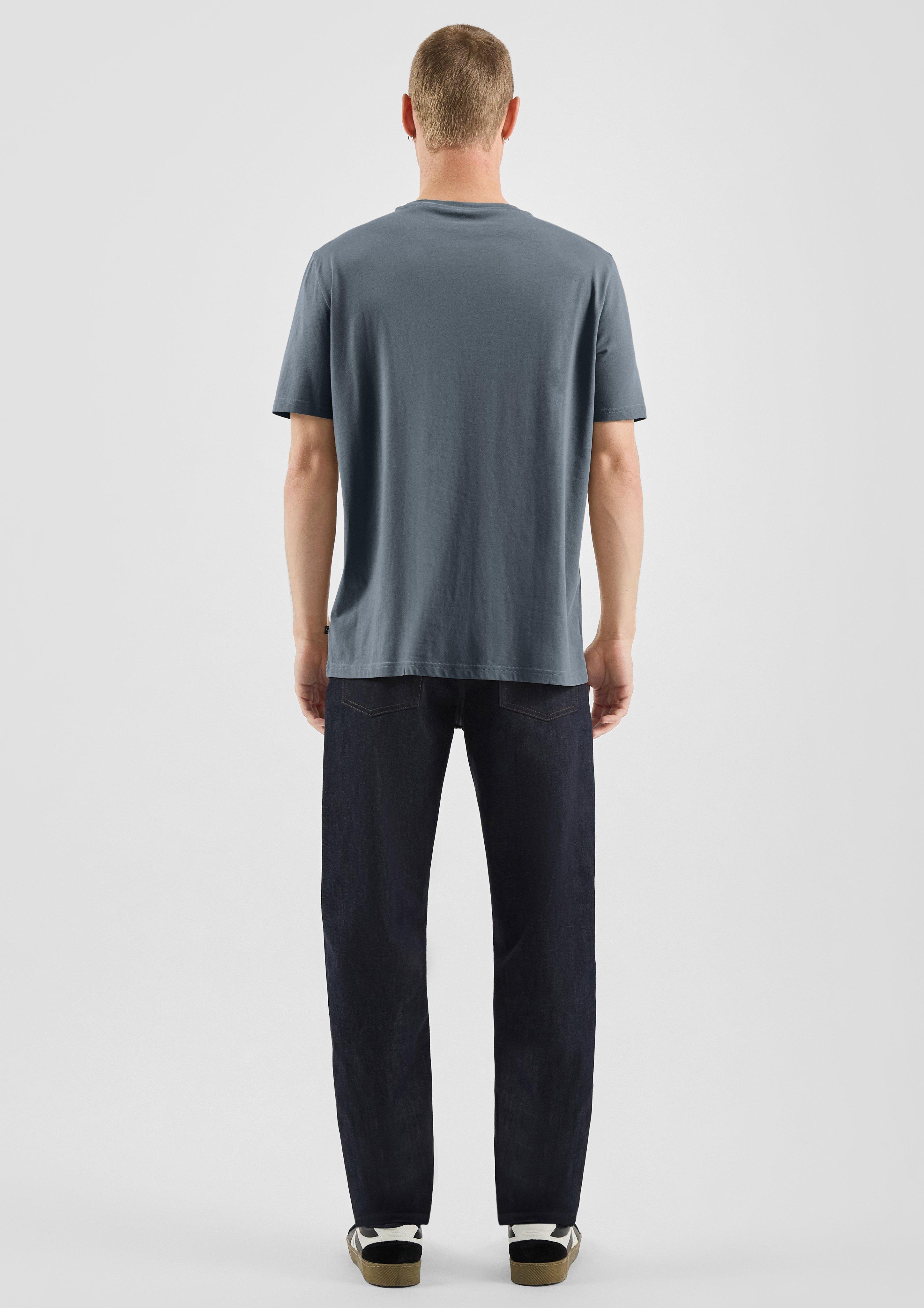 T-shirt in 55D0, 03D0 & 86D0