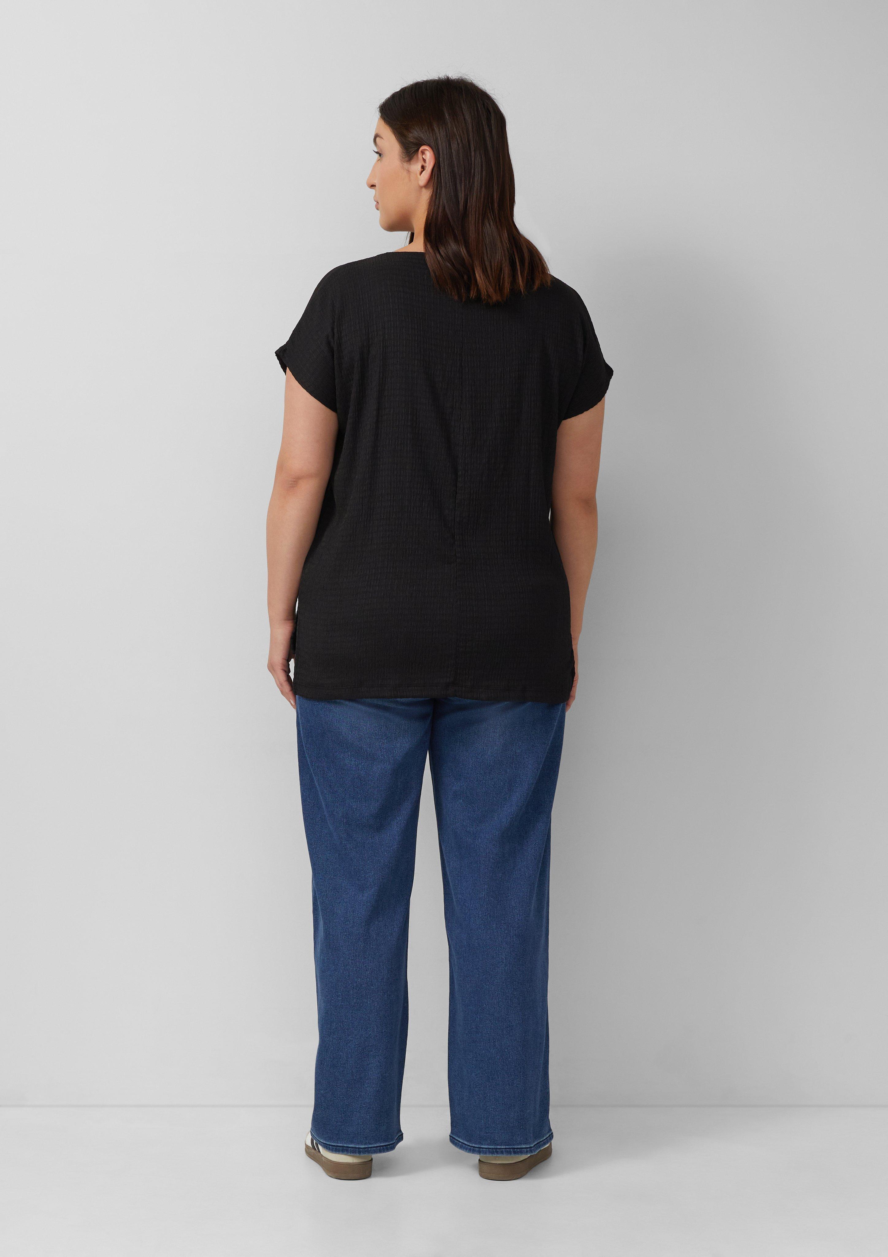 T-Shirt in 9999, 6933 & 0210