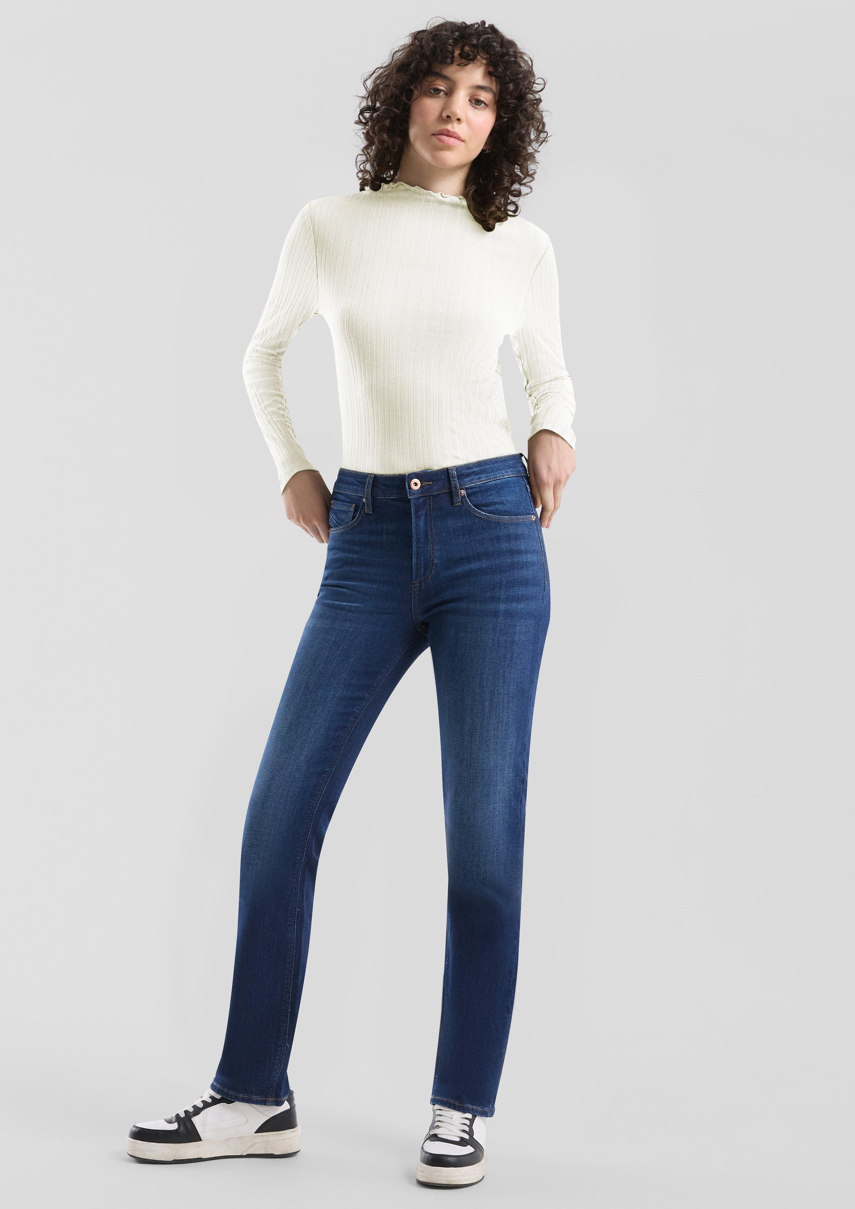 T-shirt in 0200, 4925 & 9999