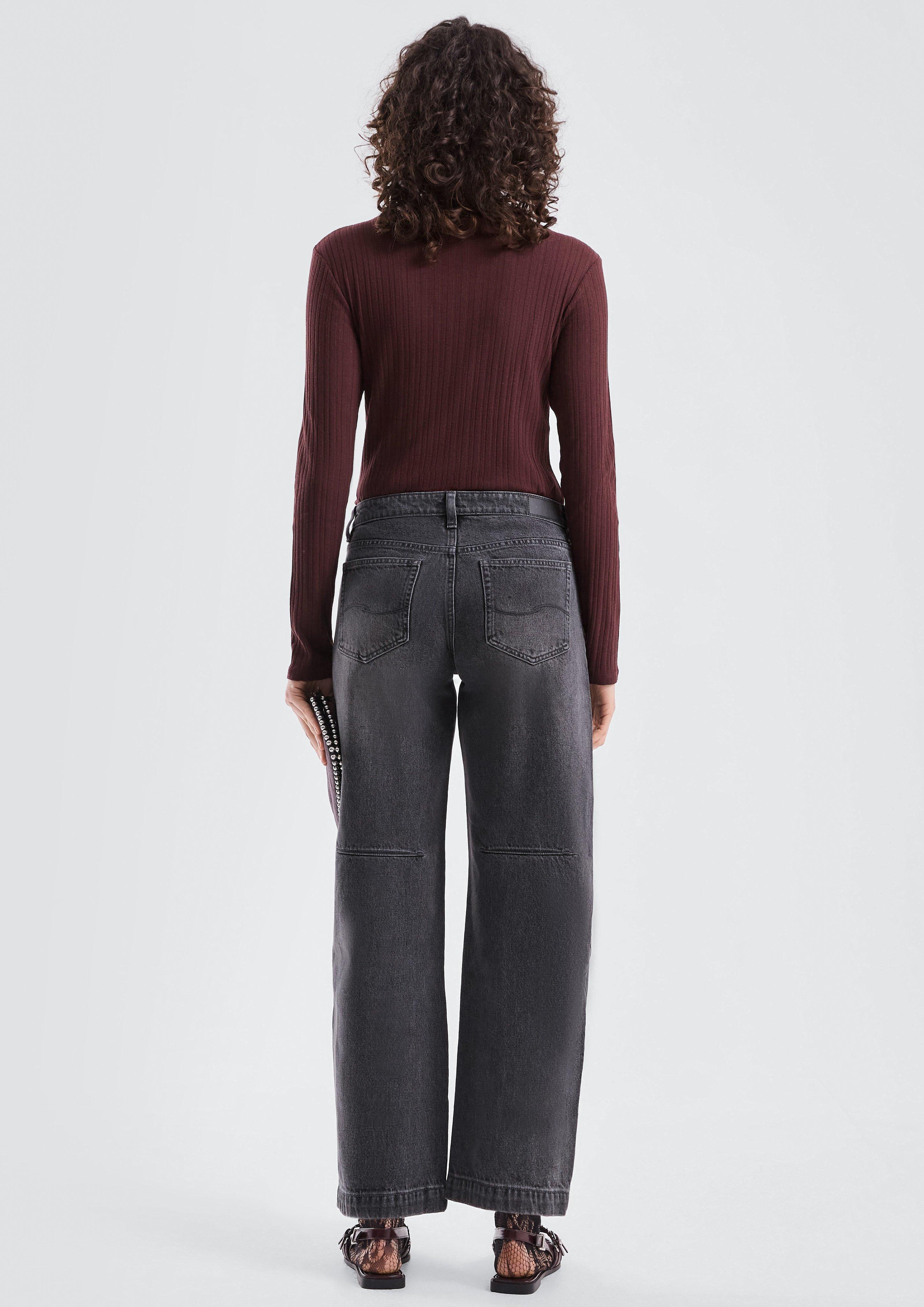 T-shirt in 4925, 9999 & 0200