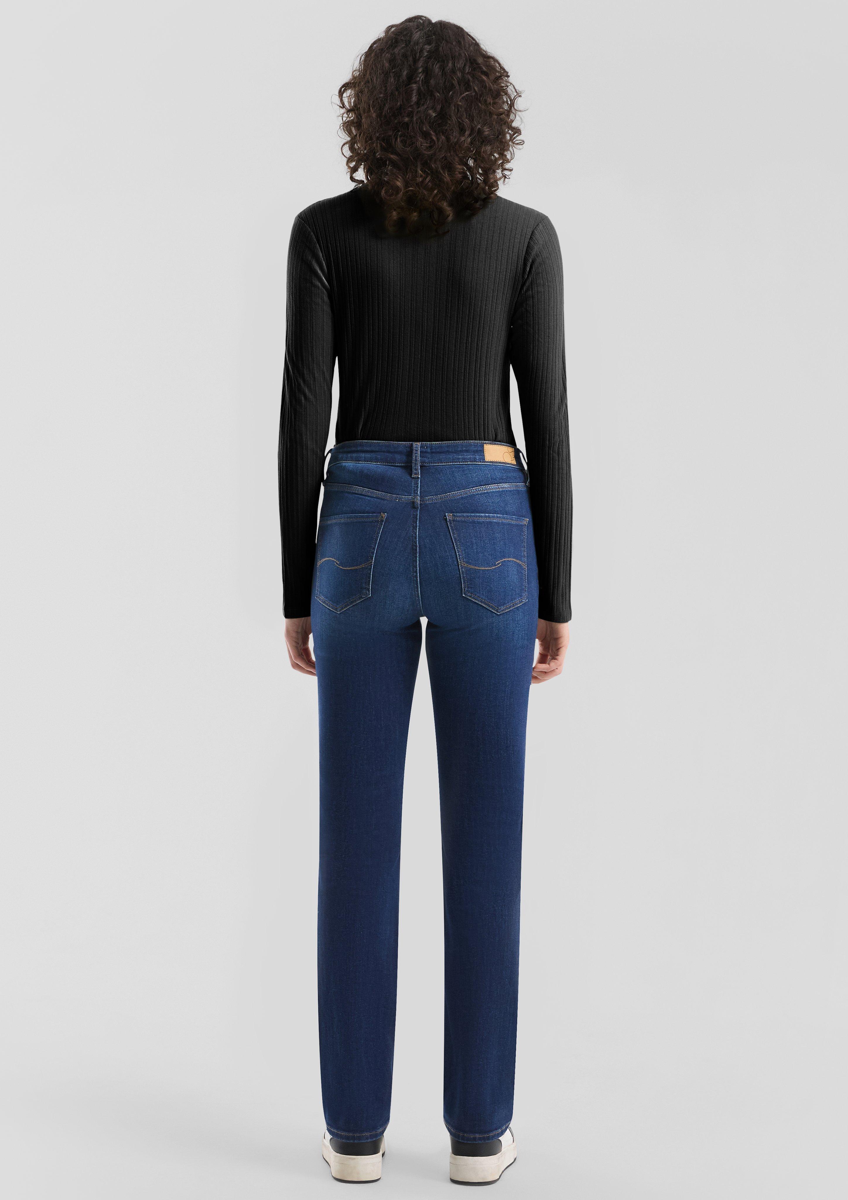 T-shirt in 9999, 4925 & 0200