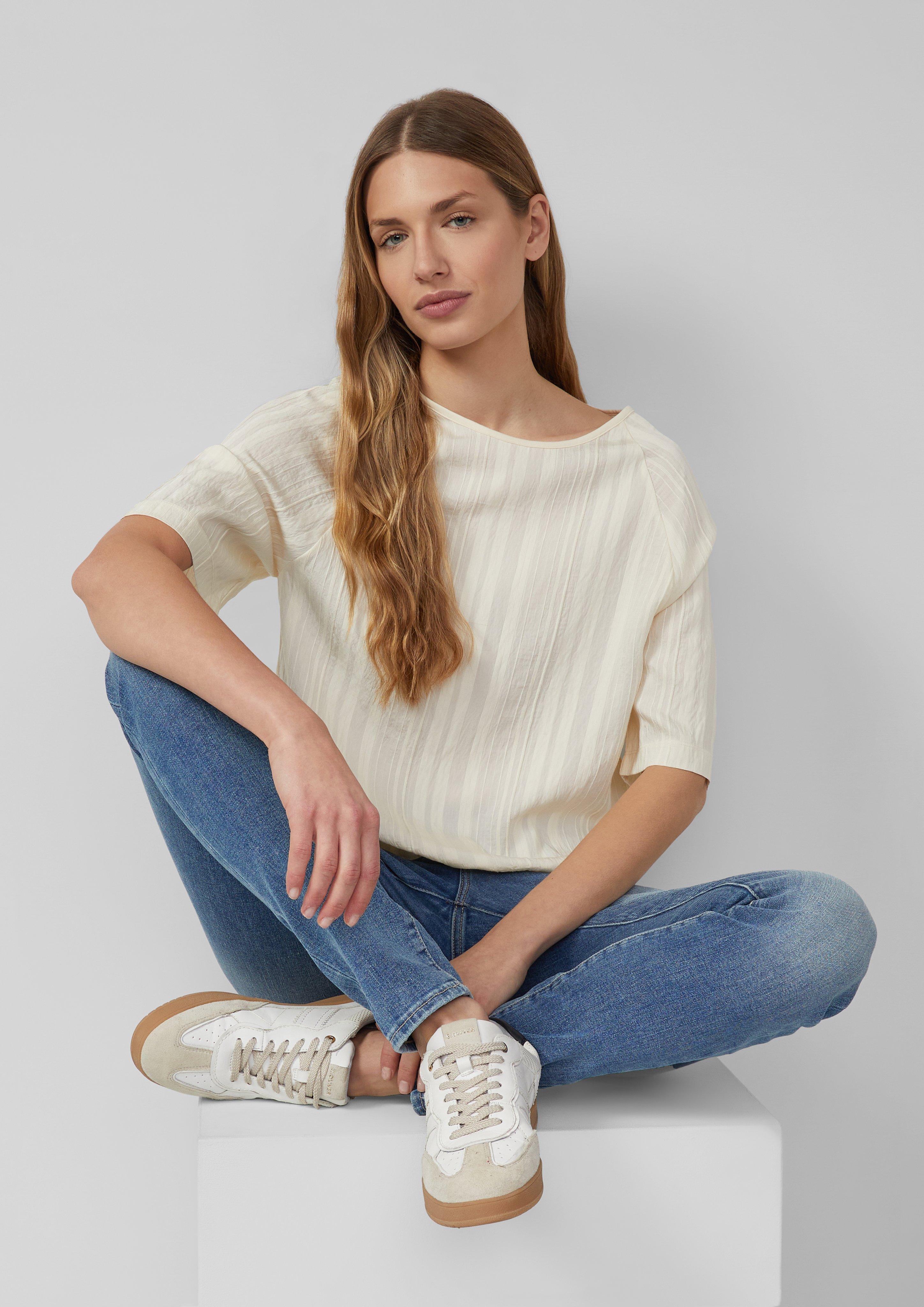 T-Shirt in 8000, 5141 & 5527