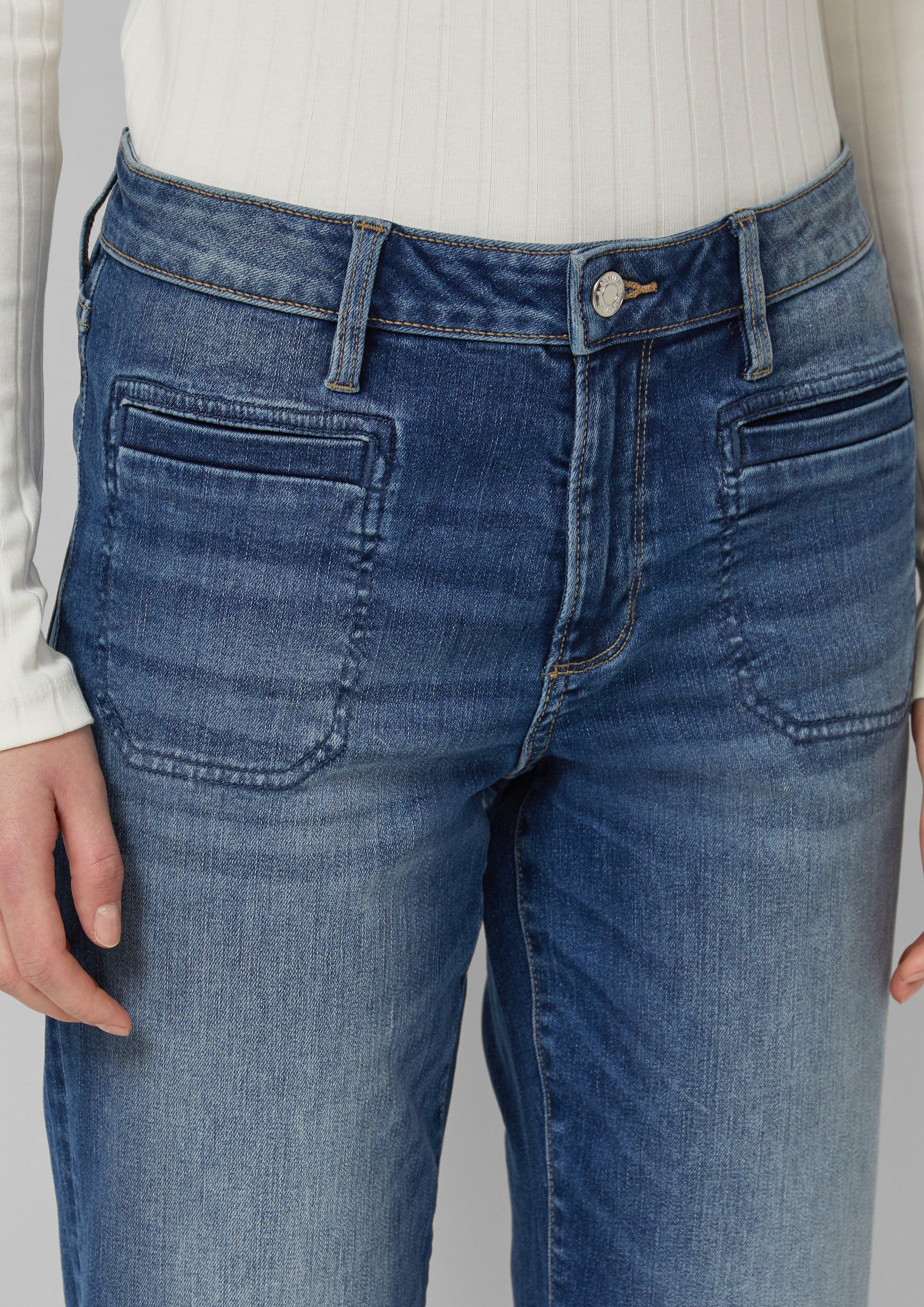 Jeans / Regular Fit / Mid Rise / Flared Leg / ausgefranster Saum