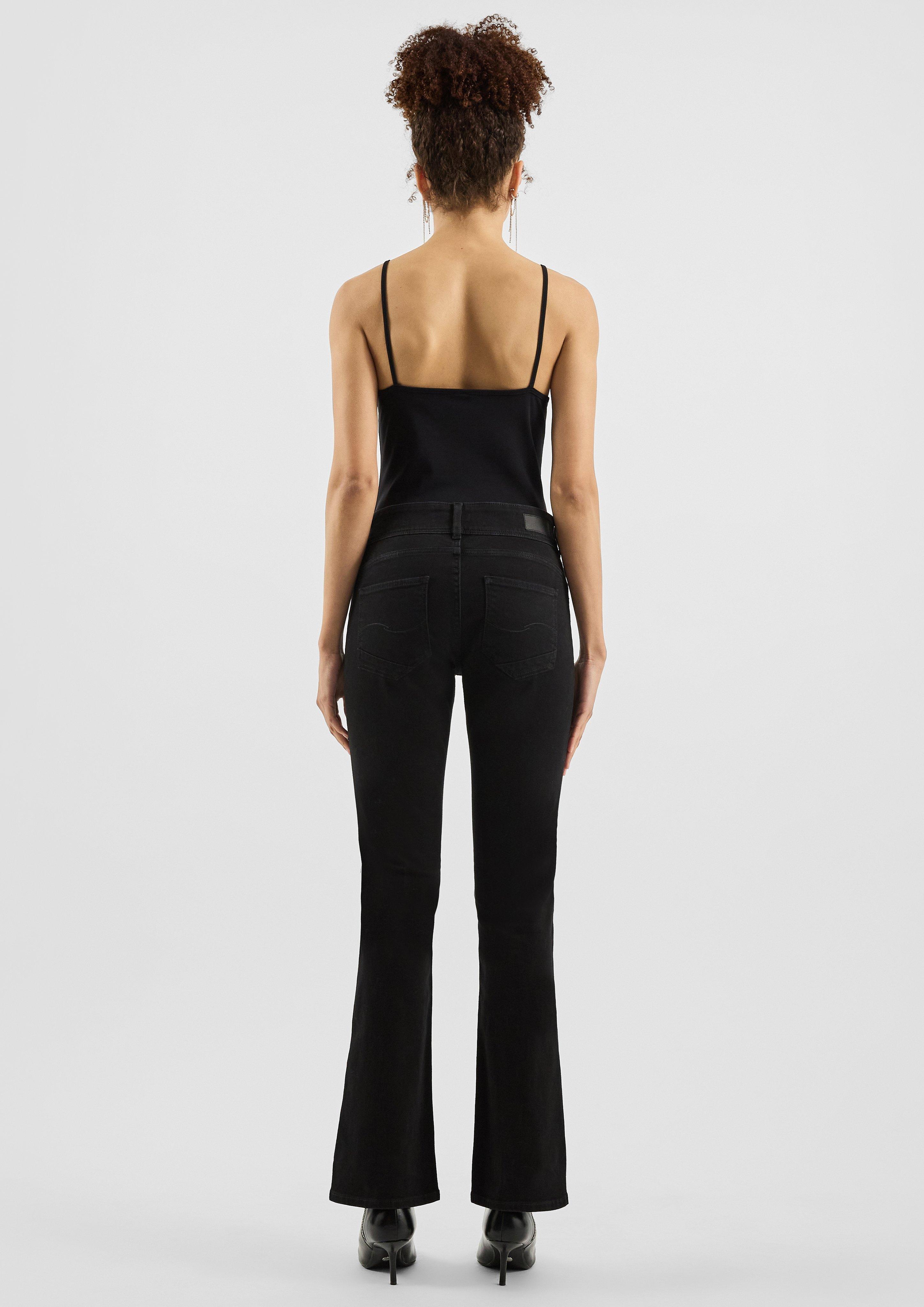 Jeans in 99Z8 & 57Z7