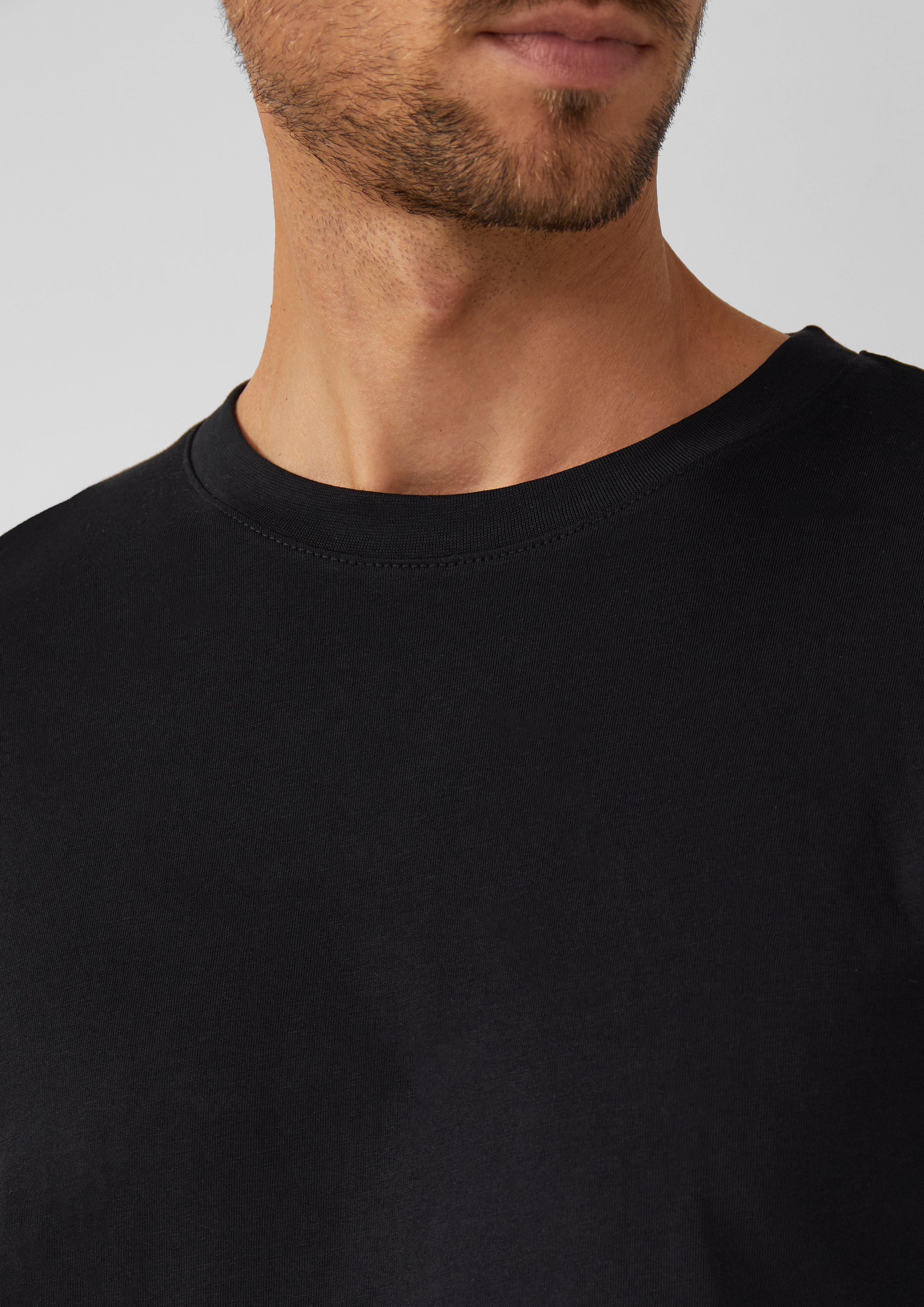 T-shirt in 9999 & 0100