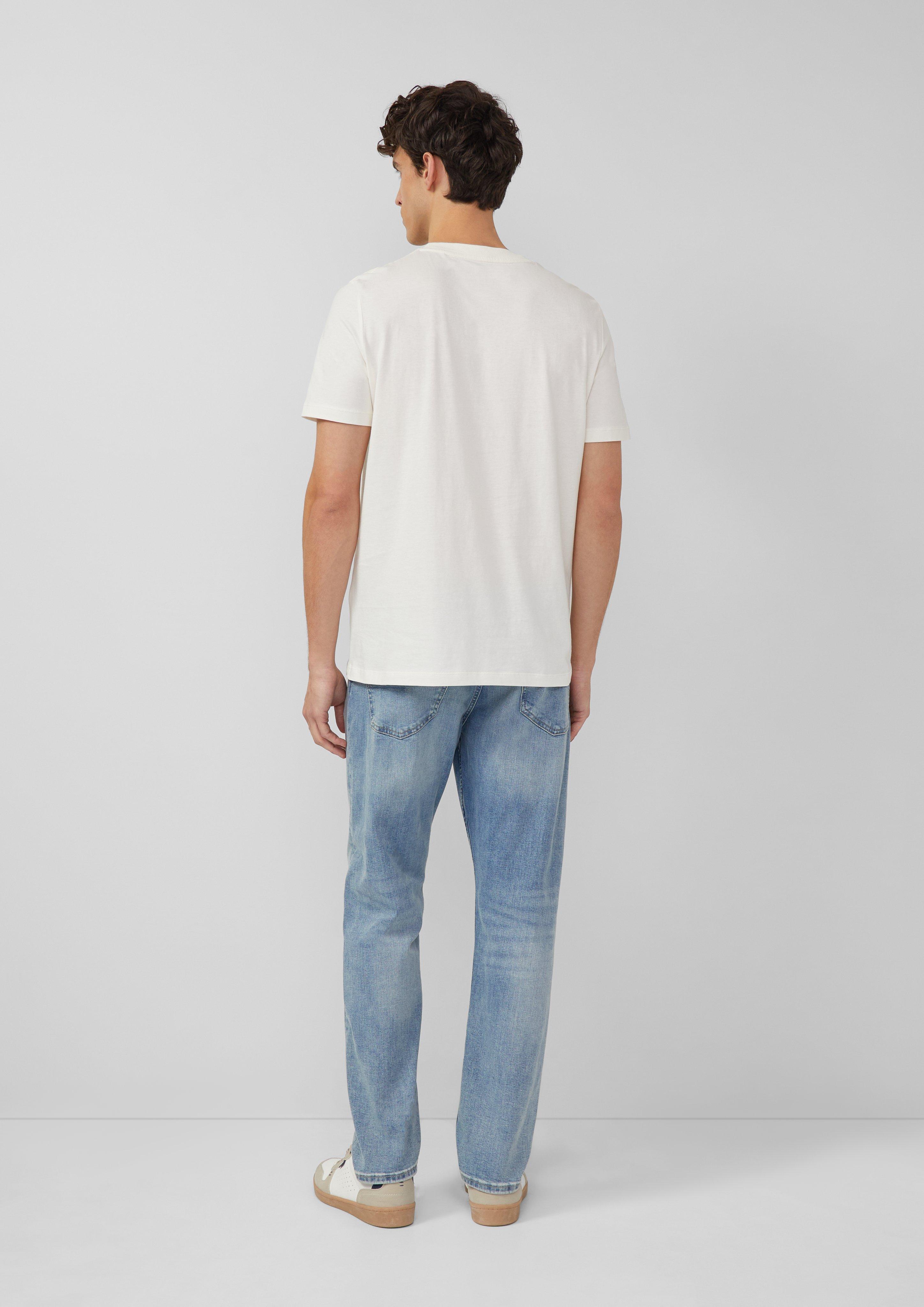 T-shirt in 02D2, 66D2, 66D1, 79D2, 79D1, 59D1, 59D2, 61D1, 62D2 & 62D1