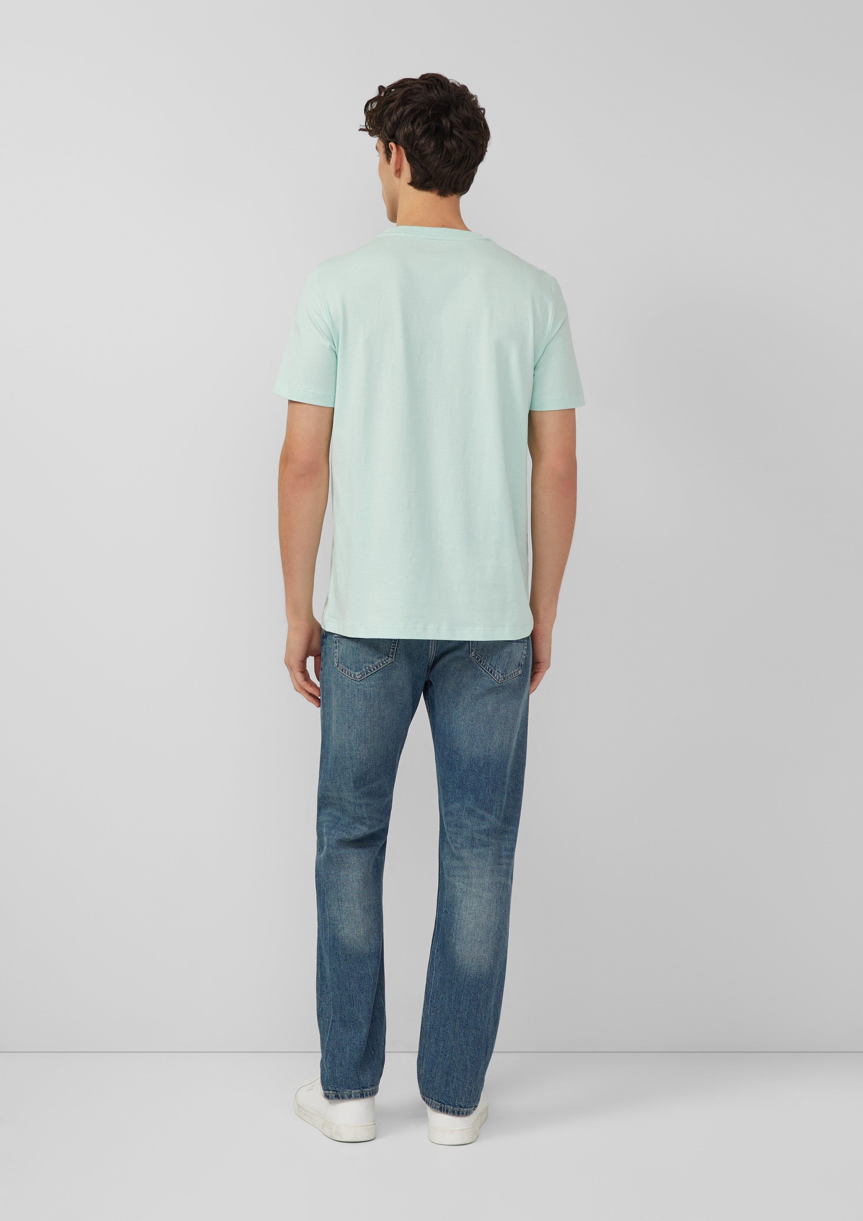 T-shirt in 61D1, 66D2, 66D1, 79D2, 79D1, 59D1, 59D2, 02D1, 02D2, 62D2 & 62D1