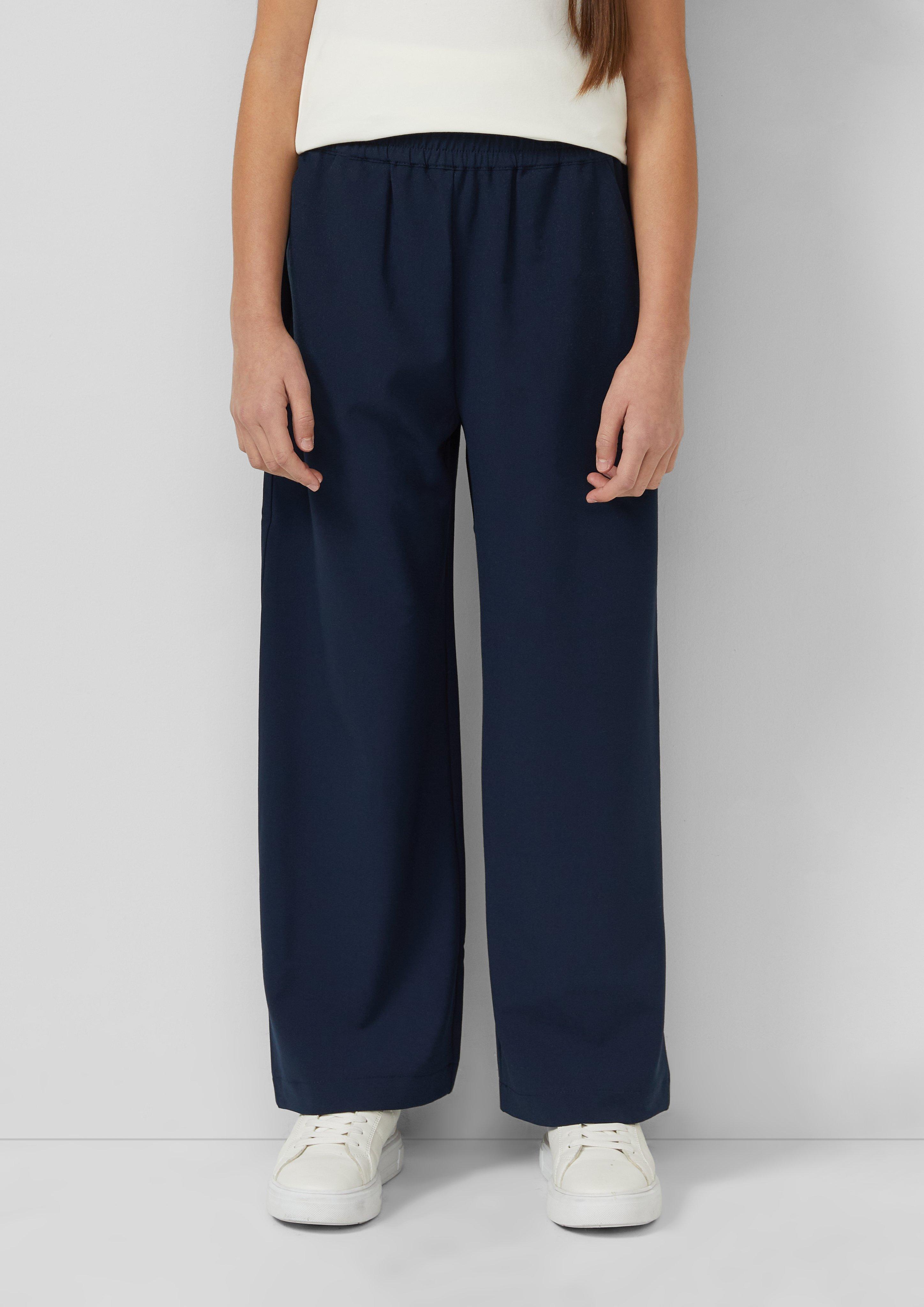 Fließende Hose mit Elastikbund und Wide Leg