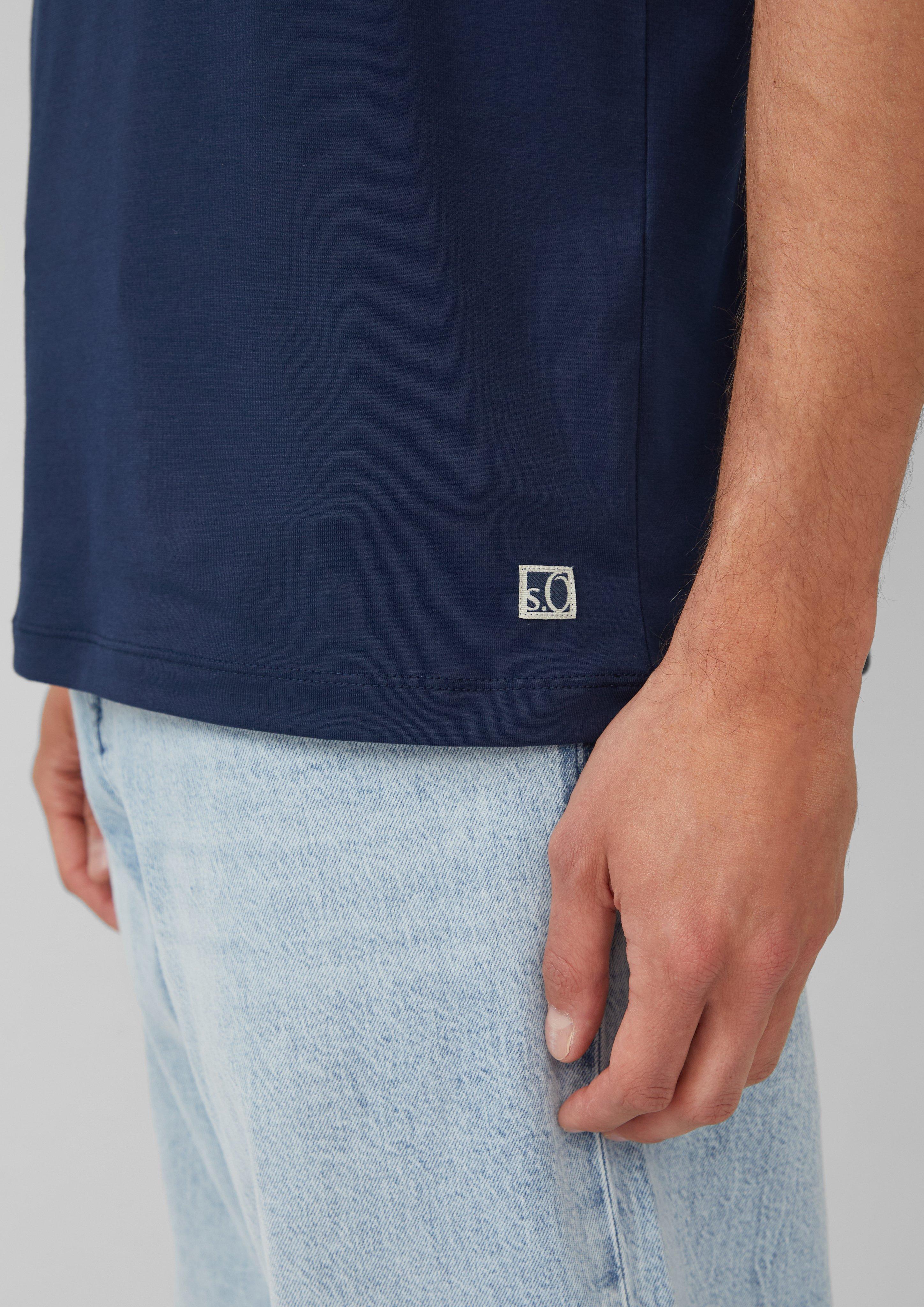 T-shirt in 5852, 0100, 0330, 9999, 9467 & 6540