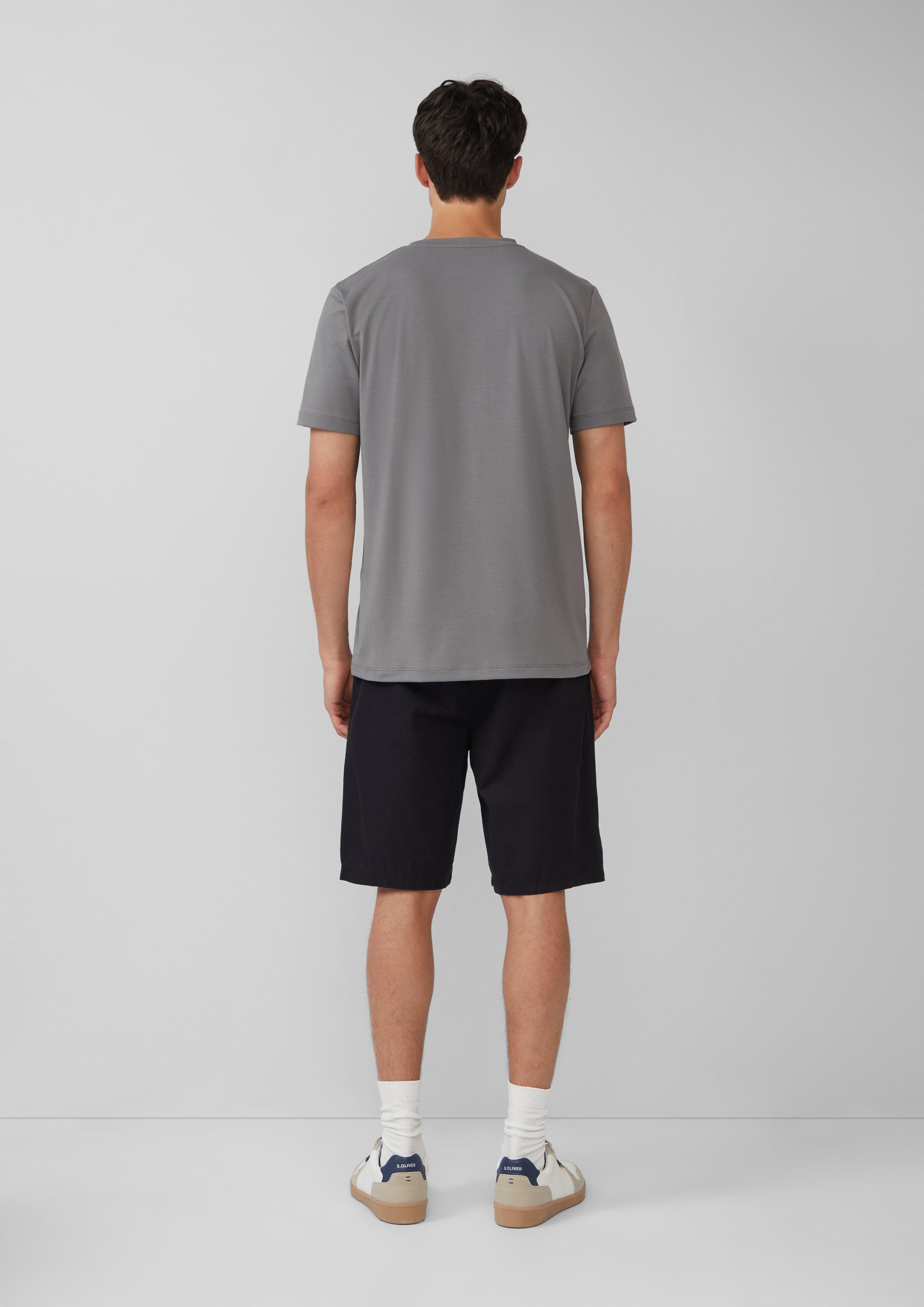 T-shirt in 9467, 0100, 0330, 5852, 9999 & 6540