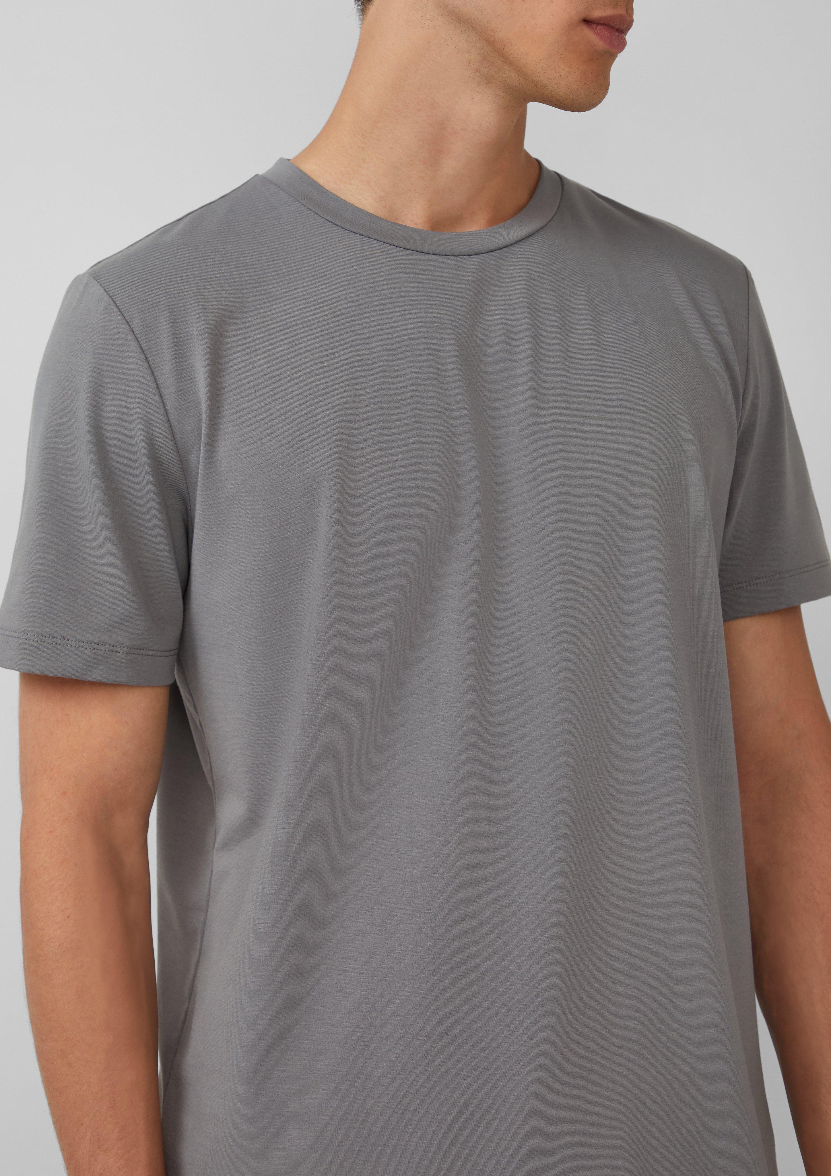 T-shirt in 9467, 0100, 0330, 5852, 9999 & 6540