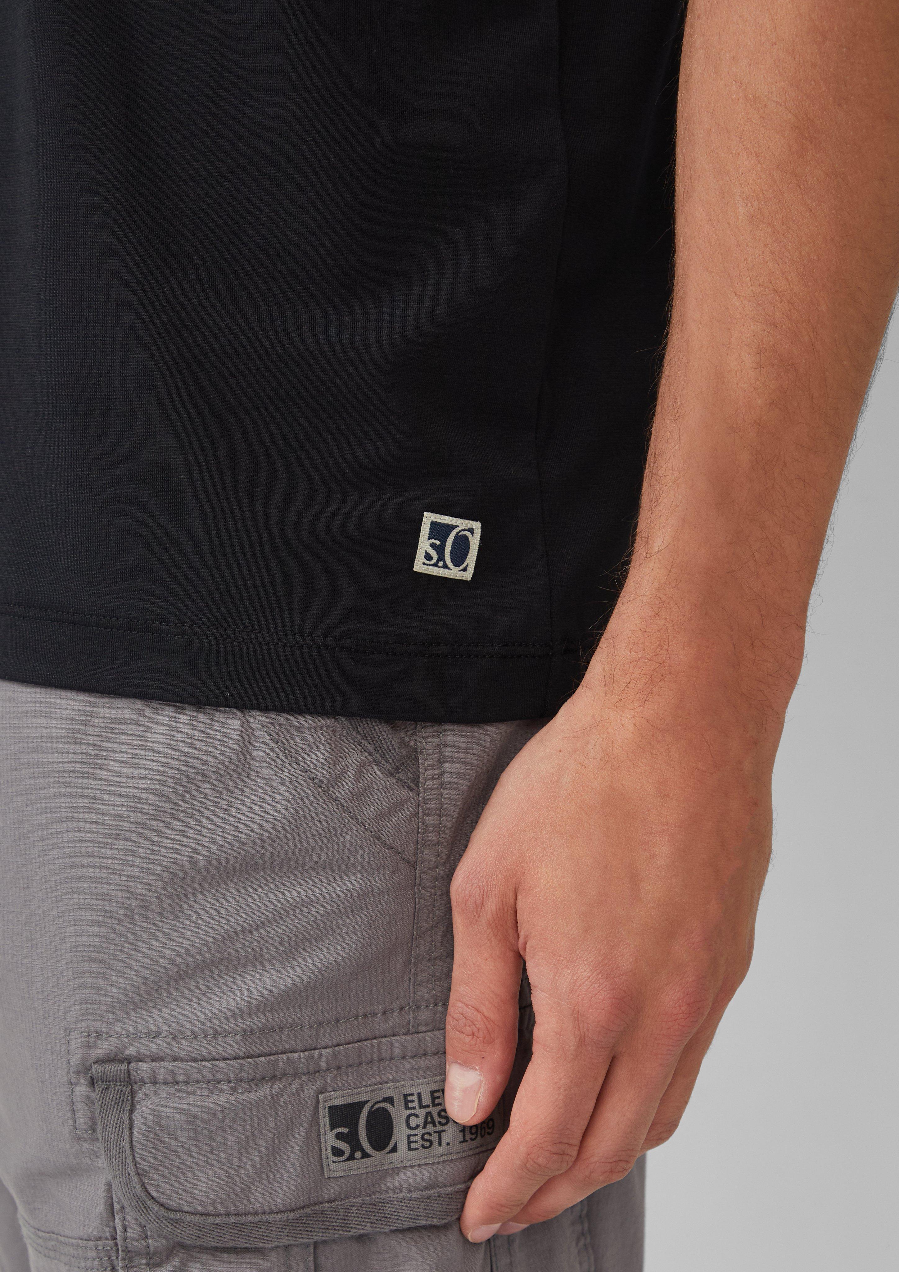 T-shirt in 9999, 0100, 0330, 5852, 9467 & 6540