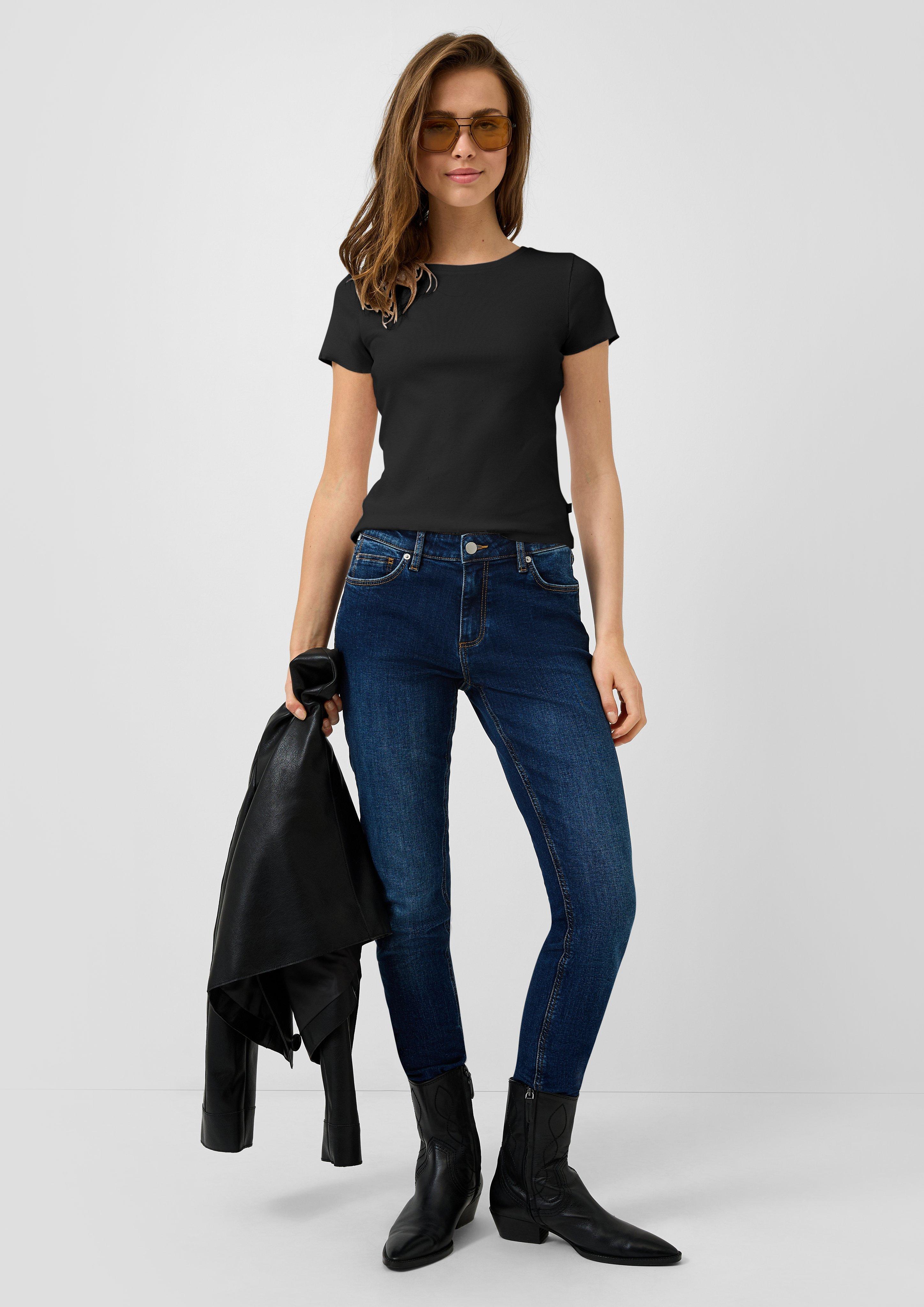 T-Shirt in 9999, 4143, 6147 & 0100