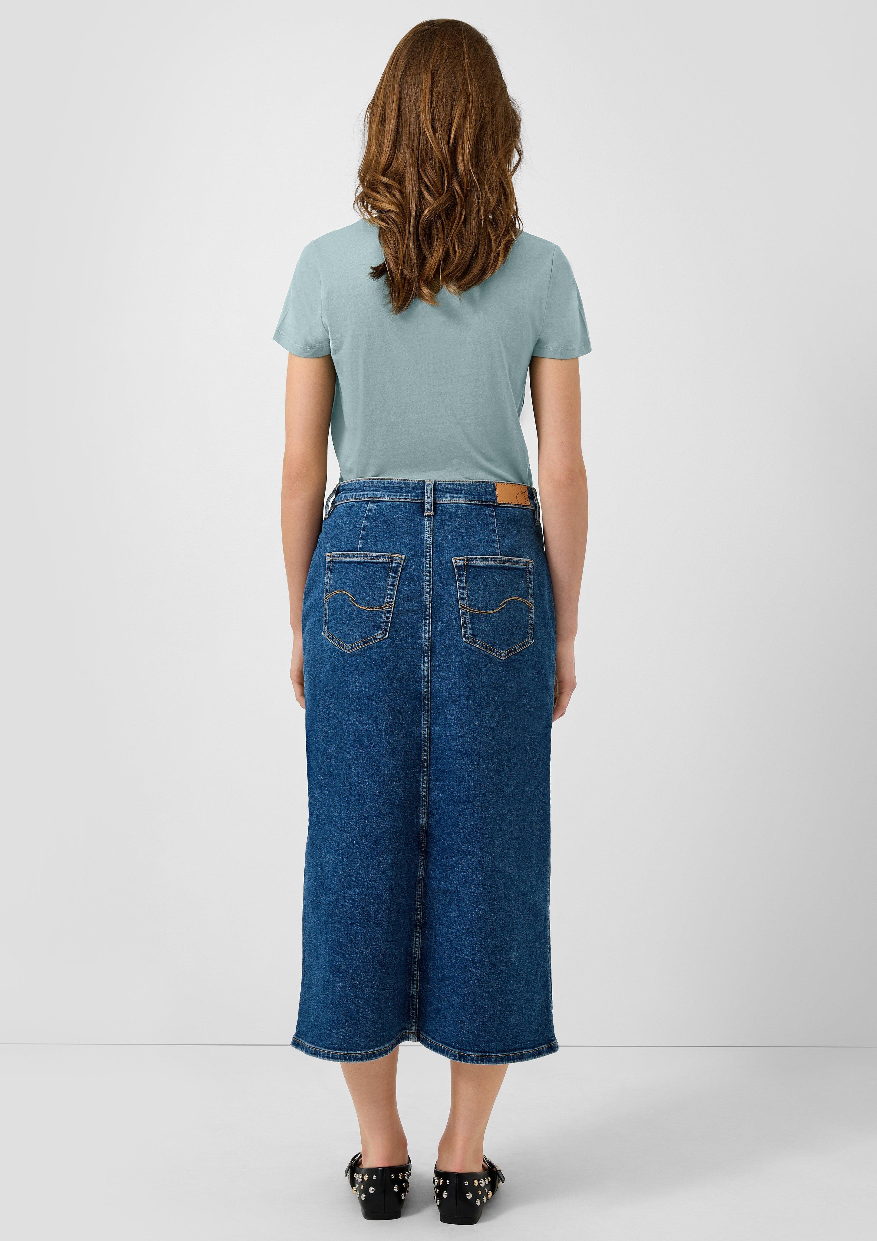 T-shirt in 6147, 9999, 7927 & 0100