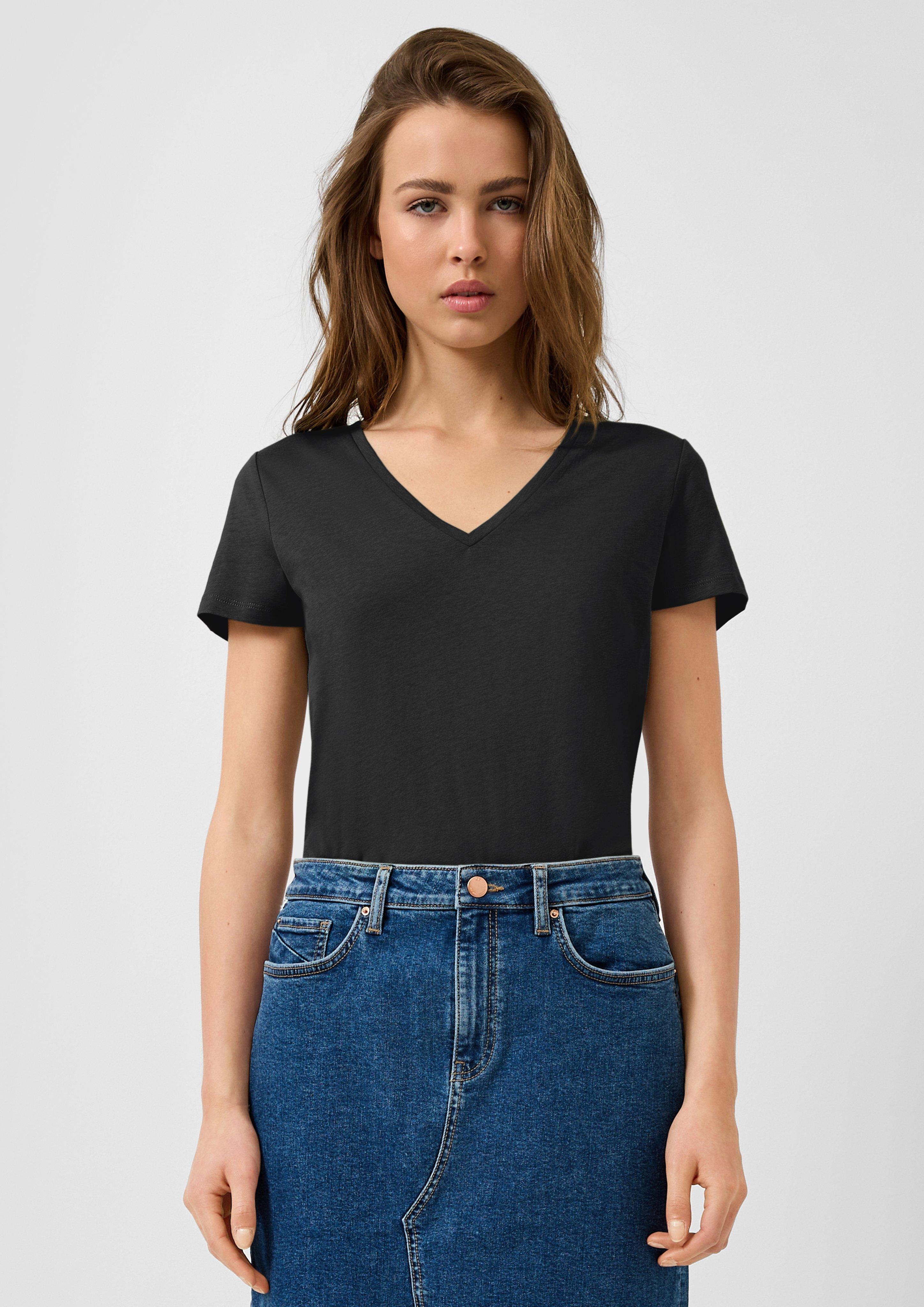 T-shirt in 9999, 6147, 7927 & 0100