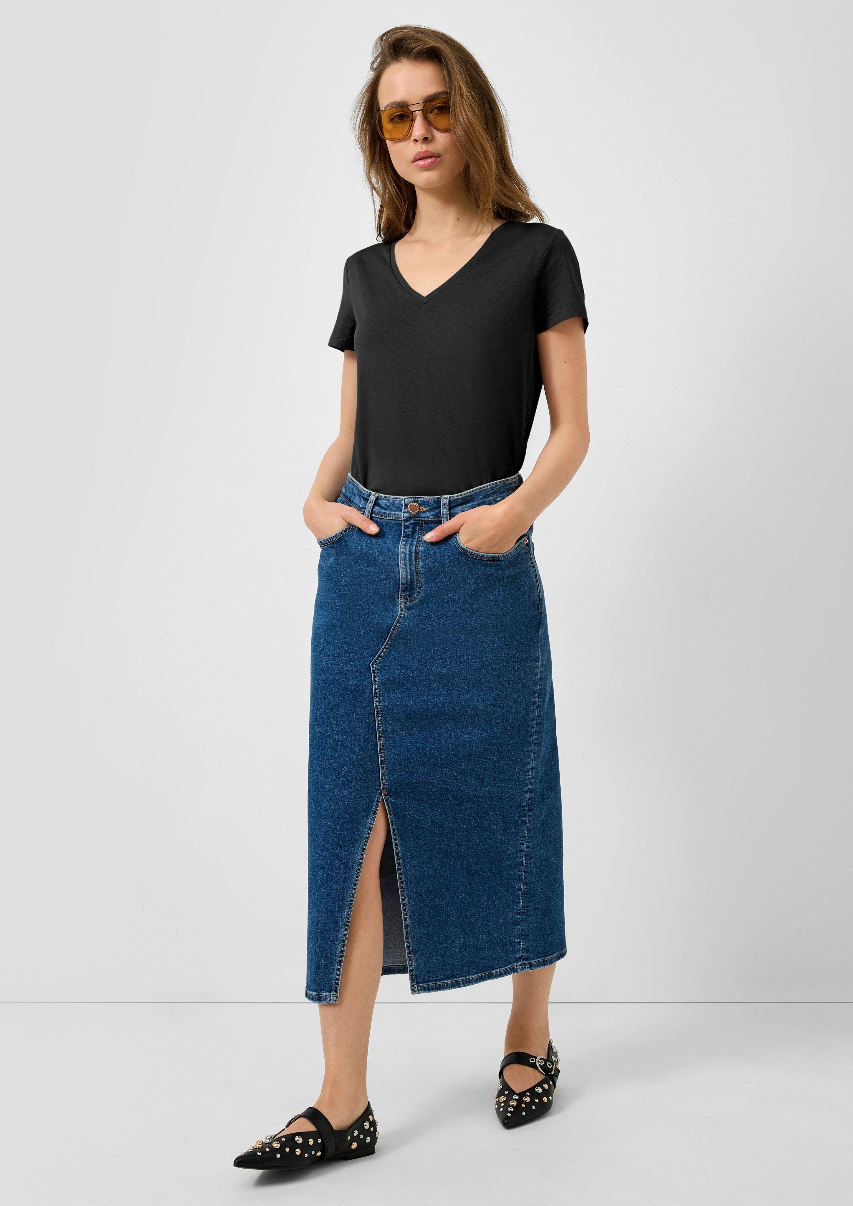 T-shirt in 9999, 6147, 7927 & 0100