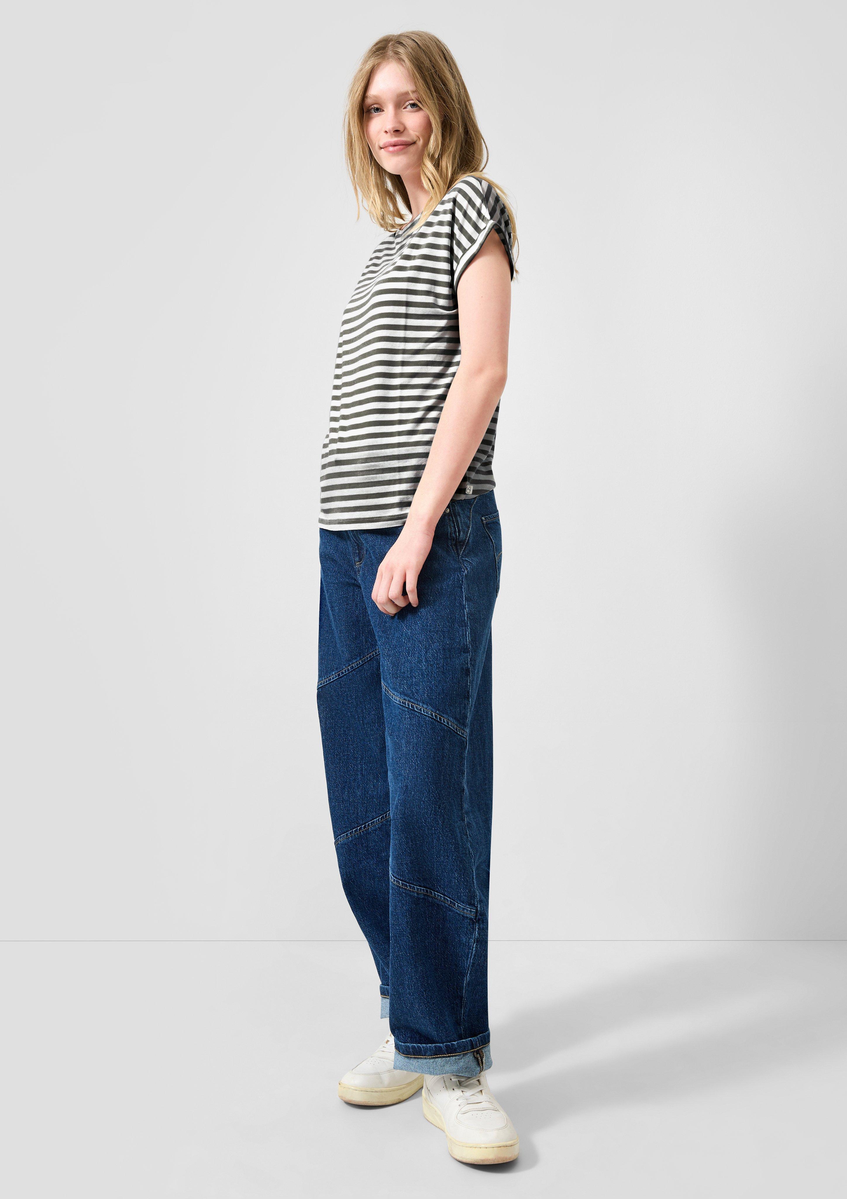 T-Shirt in 99G0, 58G0, 02G0, 61G0 & 81G0