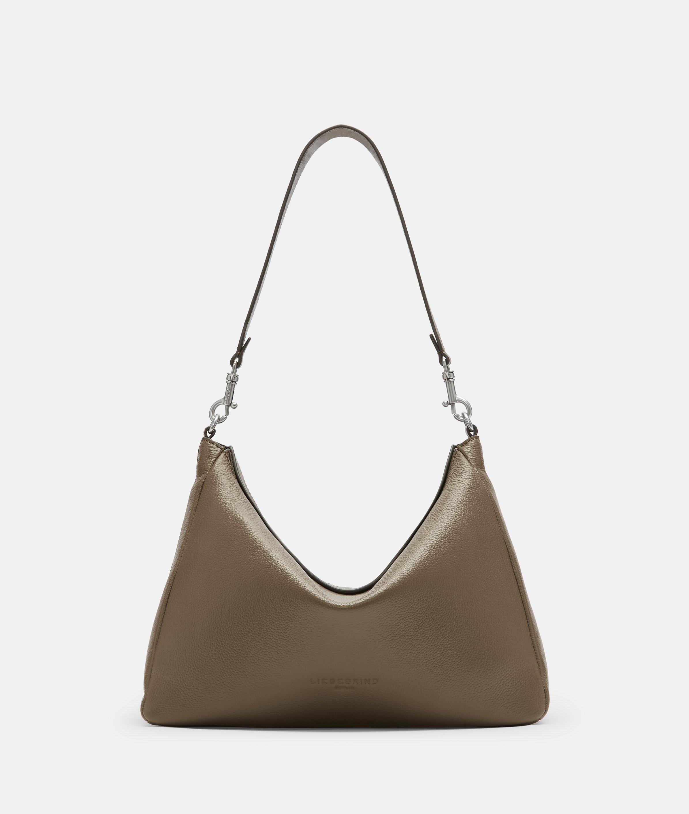 Abigail Hobo M