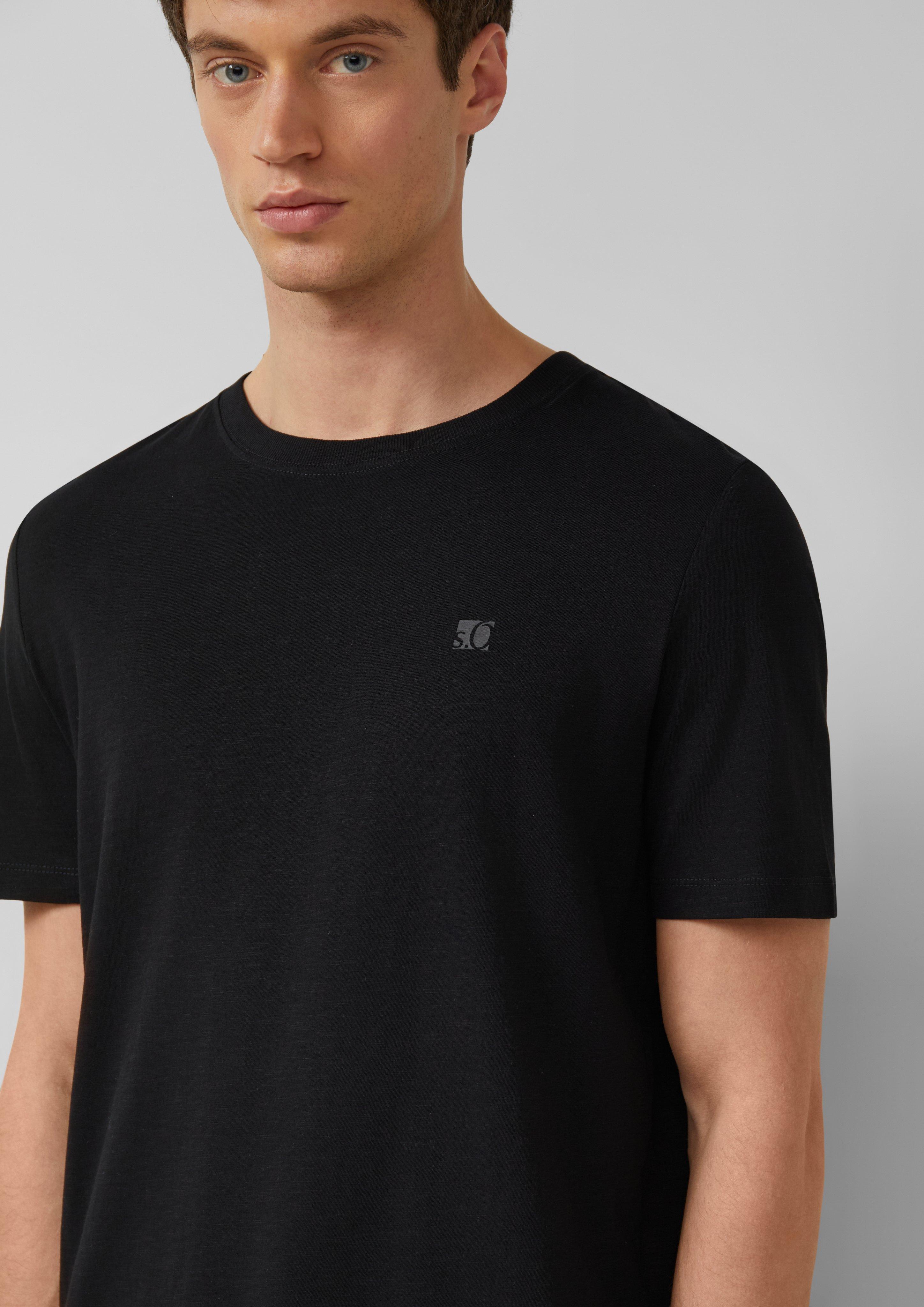 Thumbnail - T-Shirt in Flammgarnstruktur mit Logo-Detail