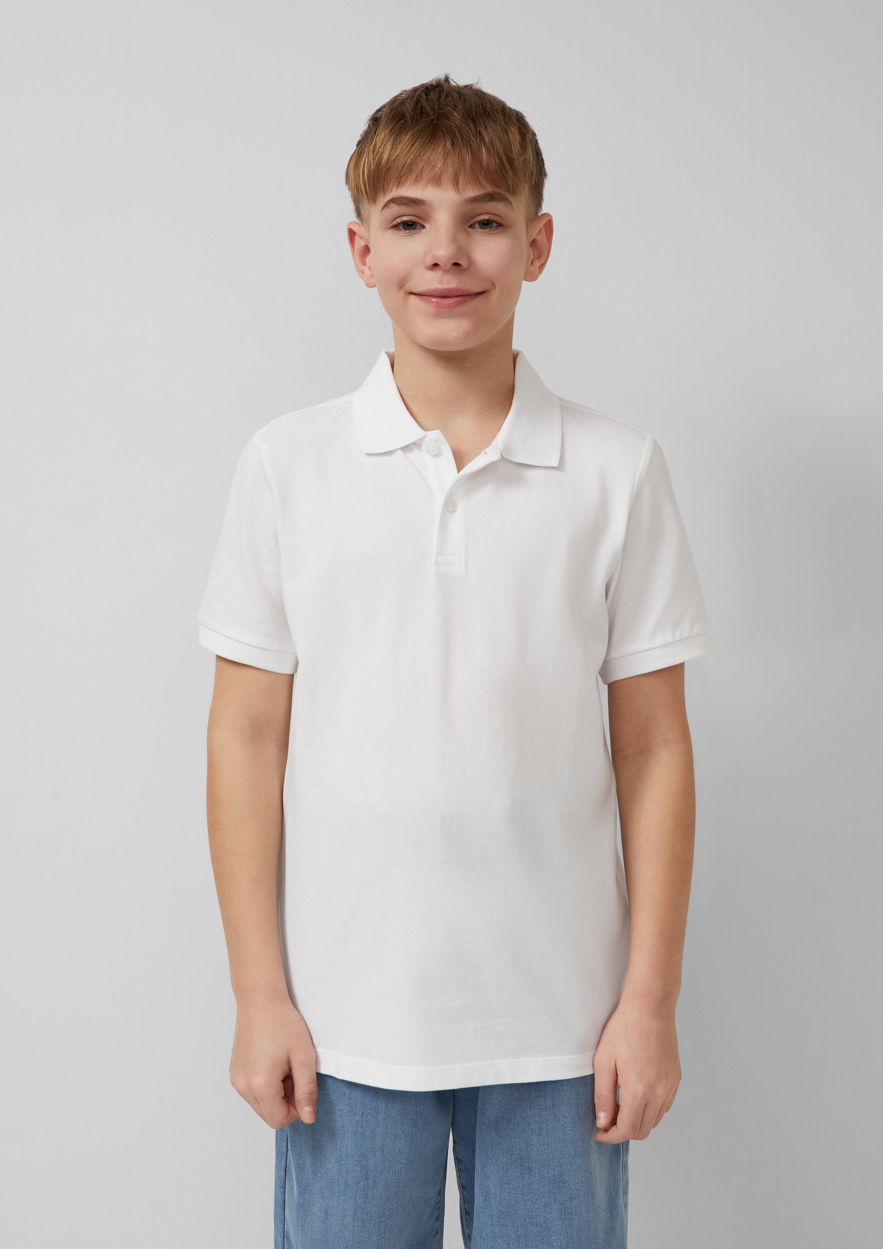 tričko s límečkem in 