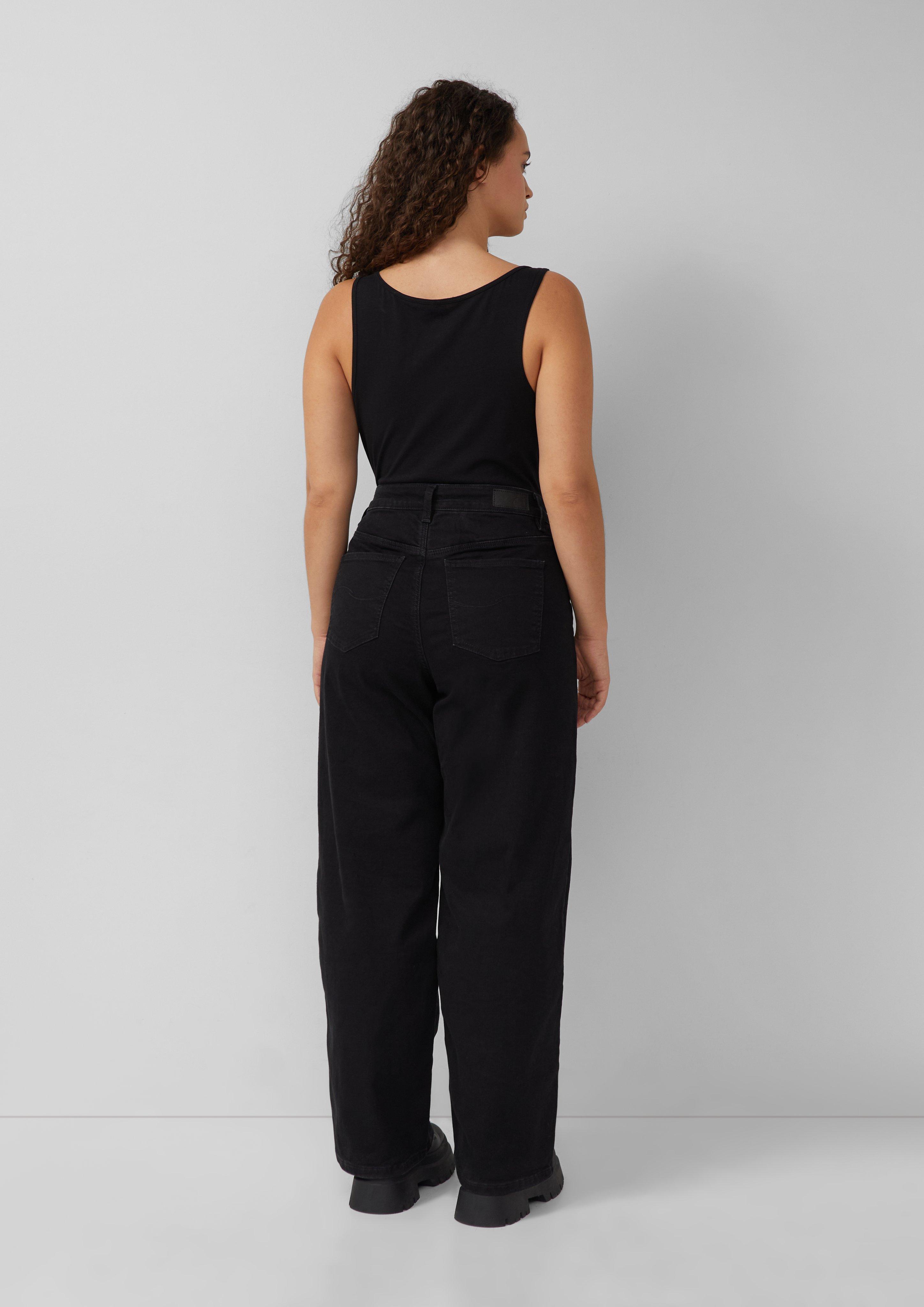 T-shirt in 9999 & 0100