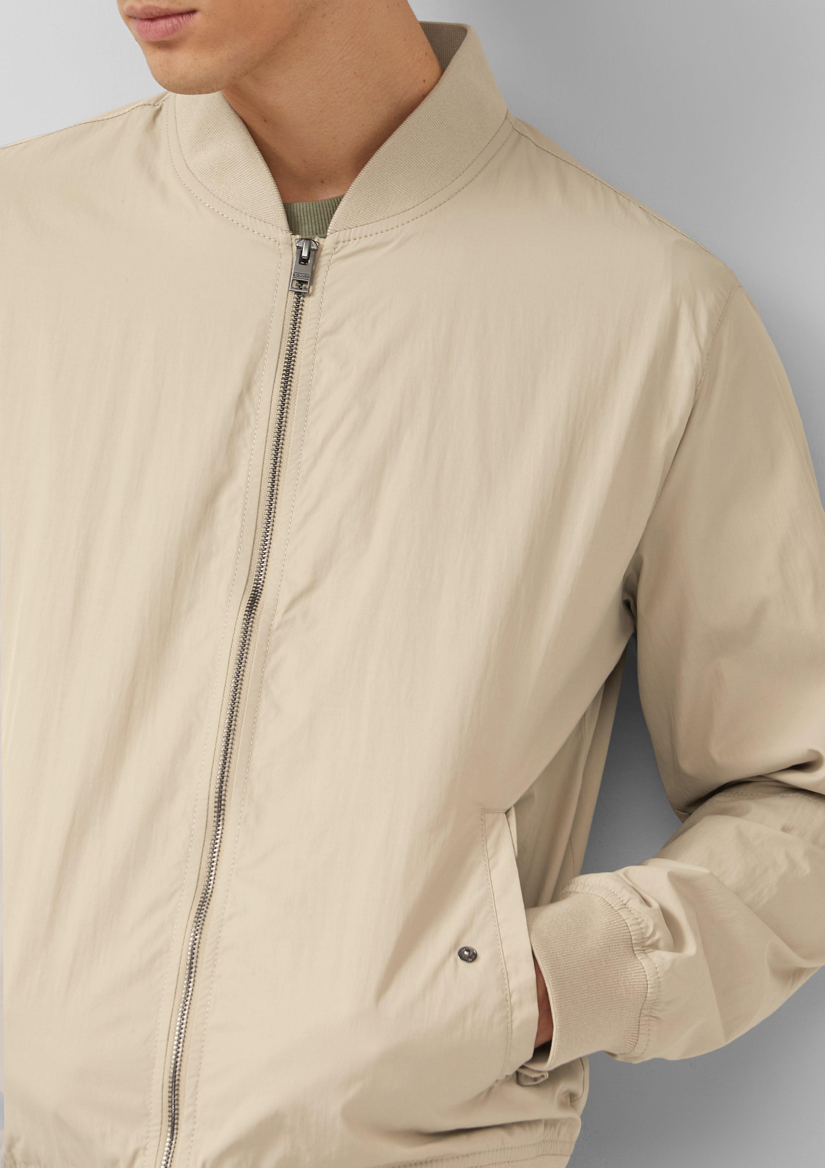 Leichter Blouson aus Nylon mit Pattentaschen