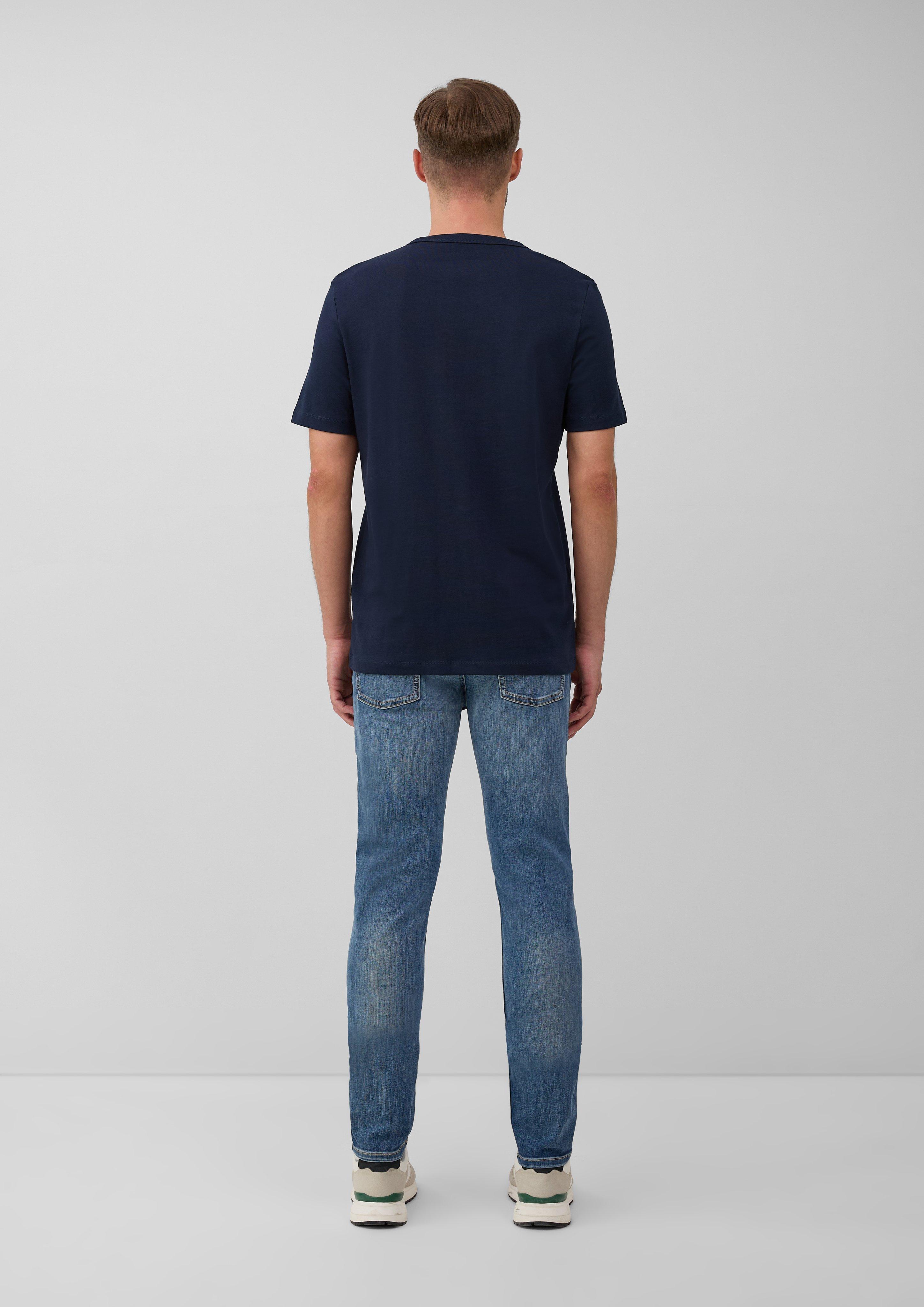 T-shirt in 59D4, 01D5, 79D3, 59D1, 01D2 & 79D6