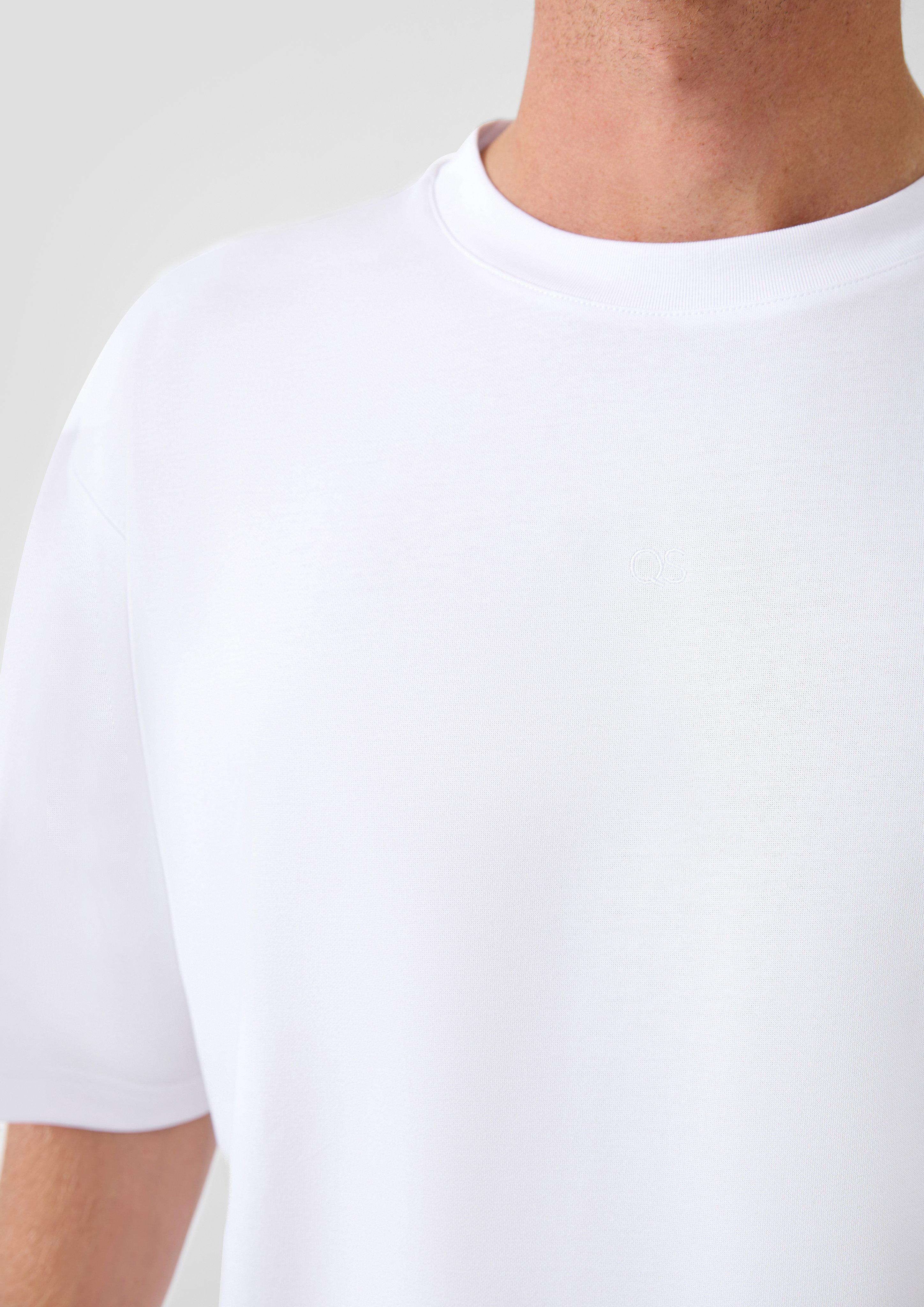 T-shirt in 0100, 9999, 93W0, 7380 & 9507