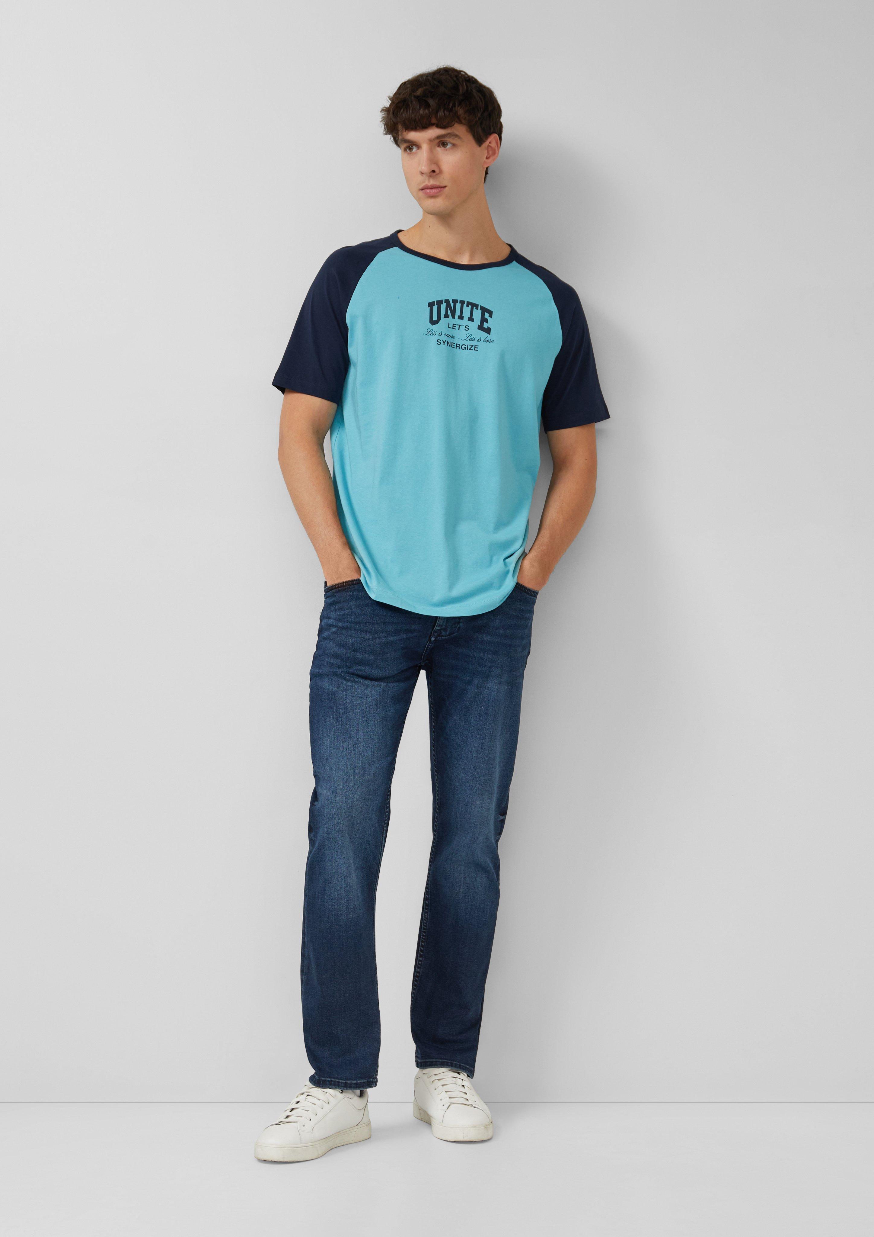 T-Shirt in 66D1 & 02D1